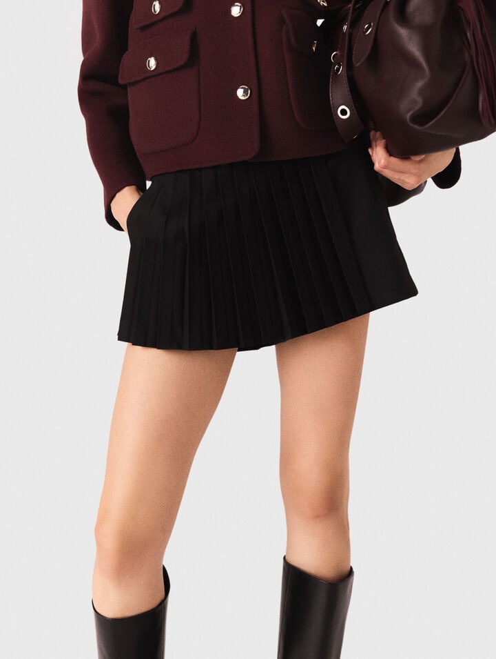 Straight-fit pleated shorts
