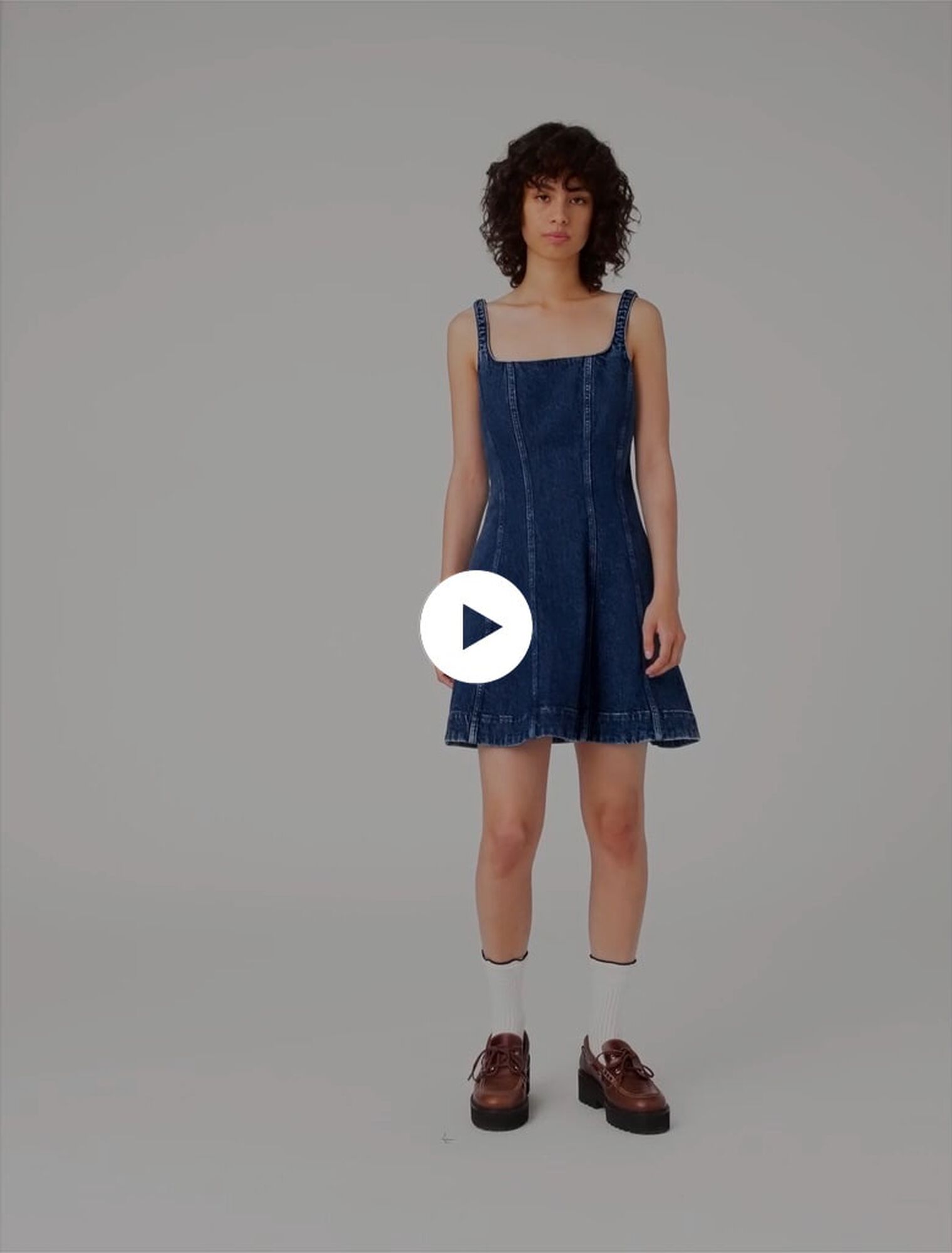 Robe babydoll courte en denim