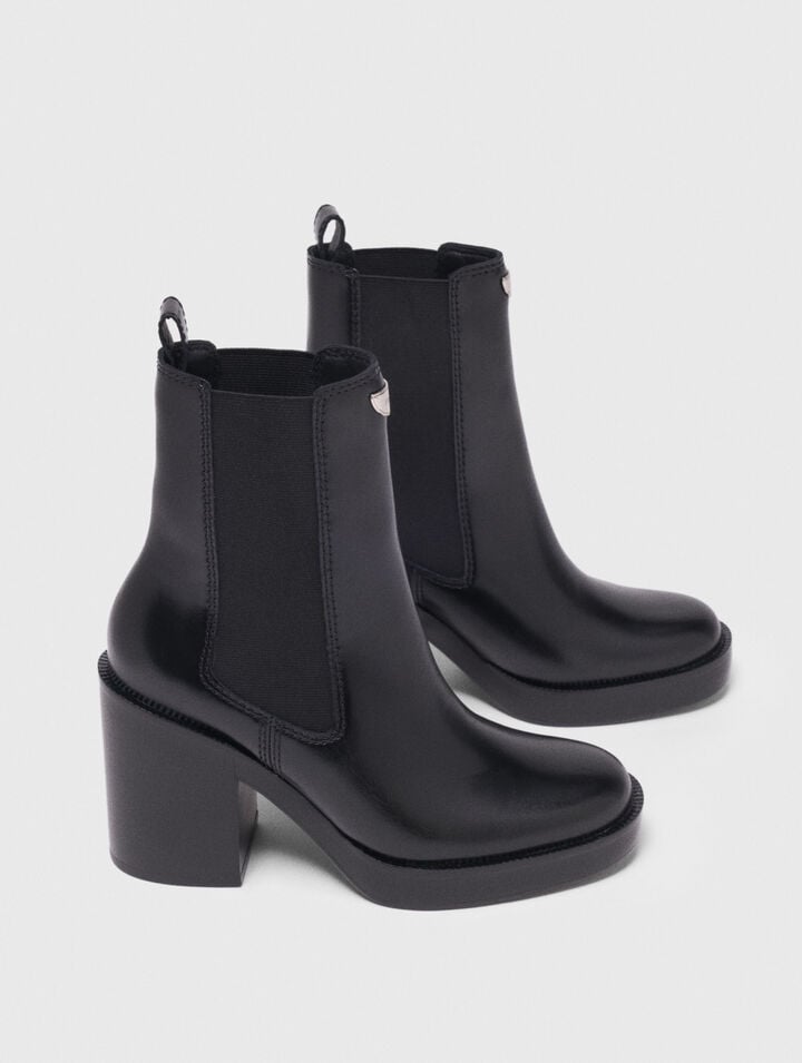 Heeled leather Chelsea boots