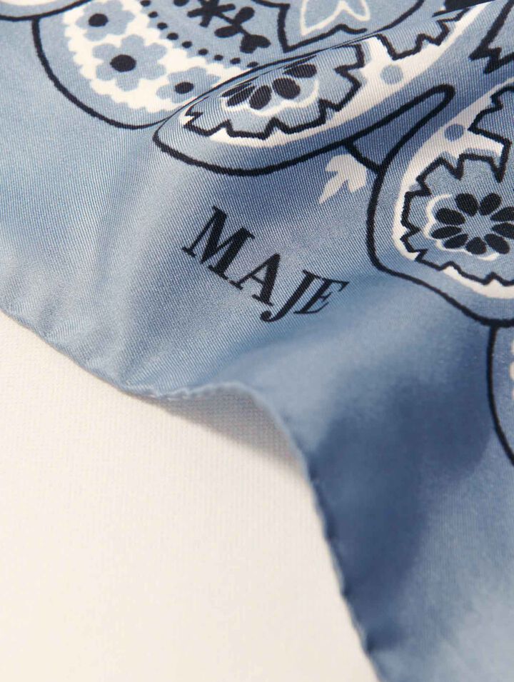 Foulard à imprimé bandana