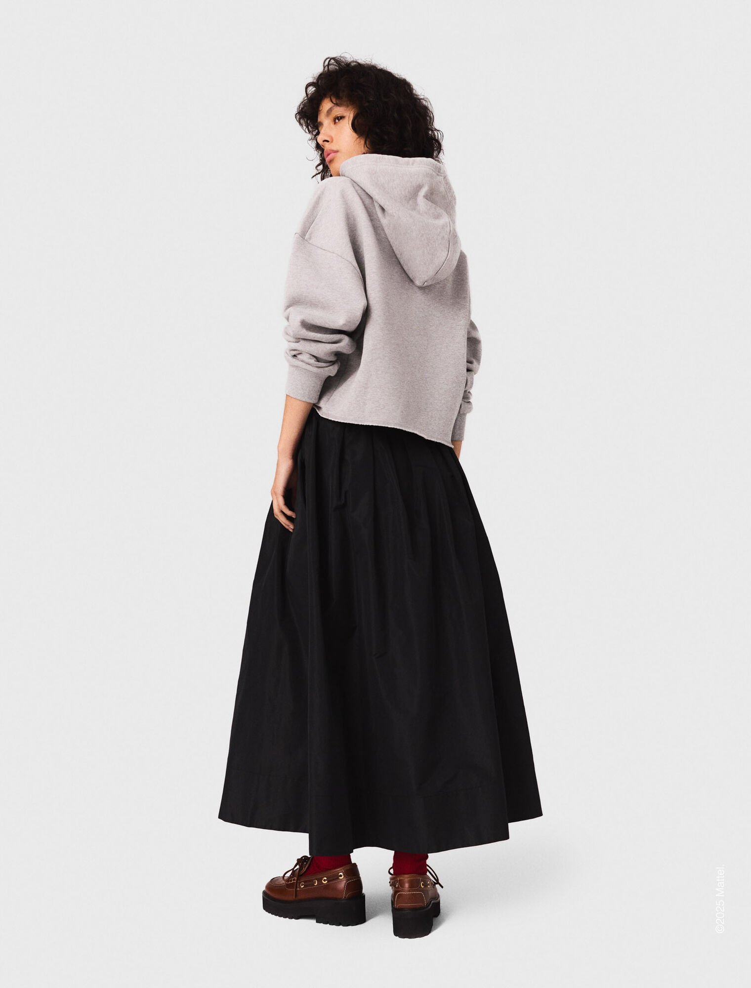 Sweatshirt crop avec logo brodé