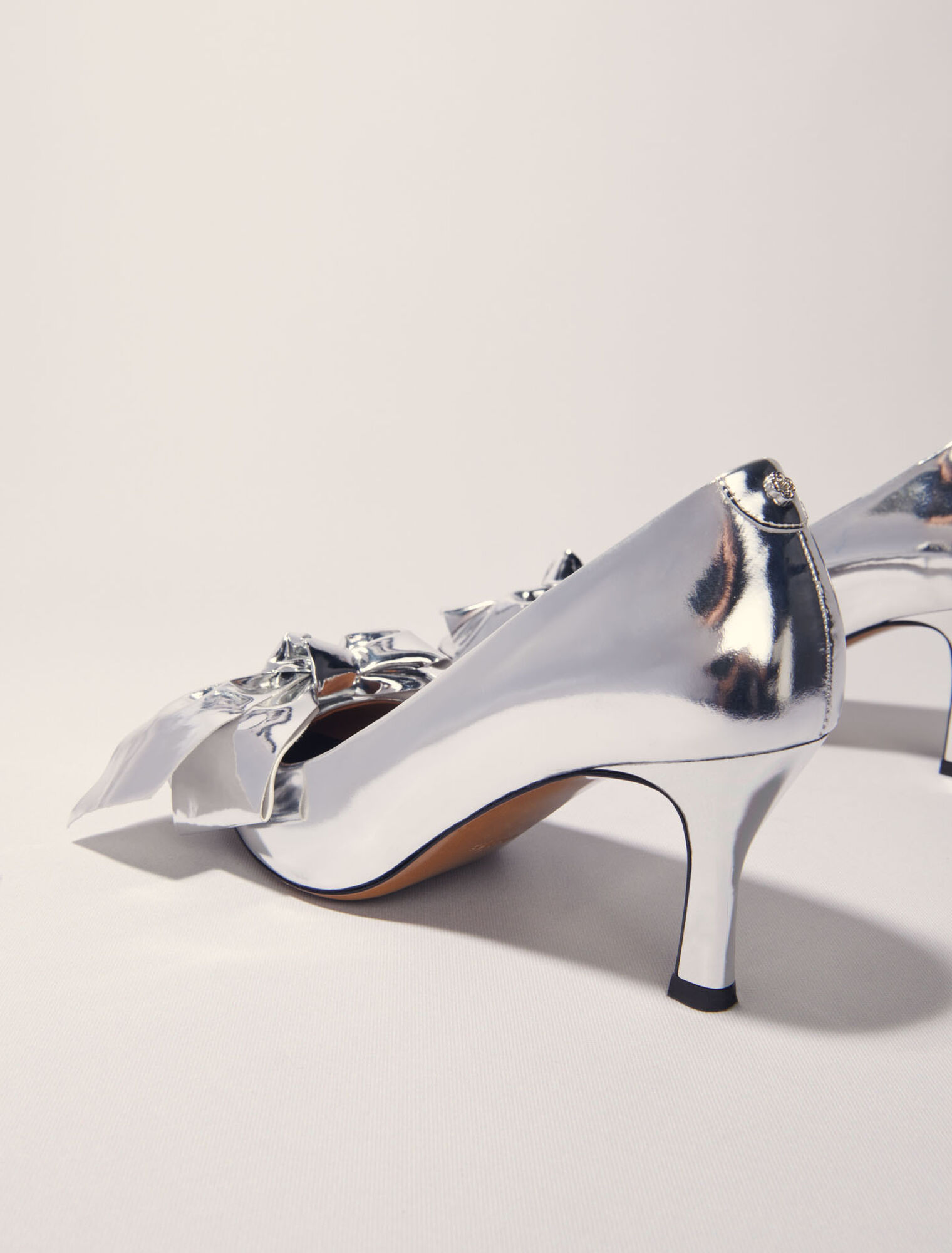 Escarpins en cuir et détail nœud