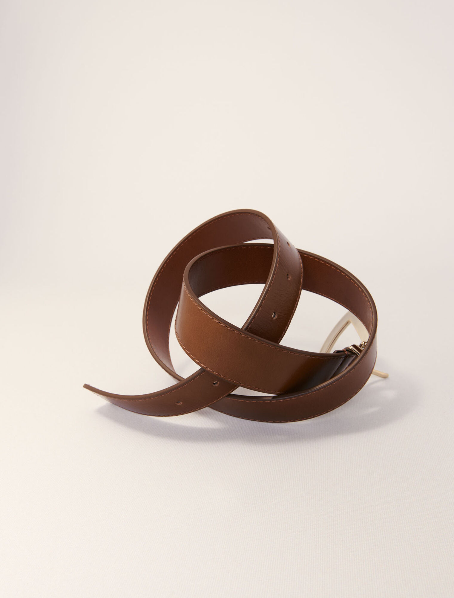 Ceinture en cuir et boucle carrée