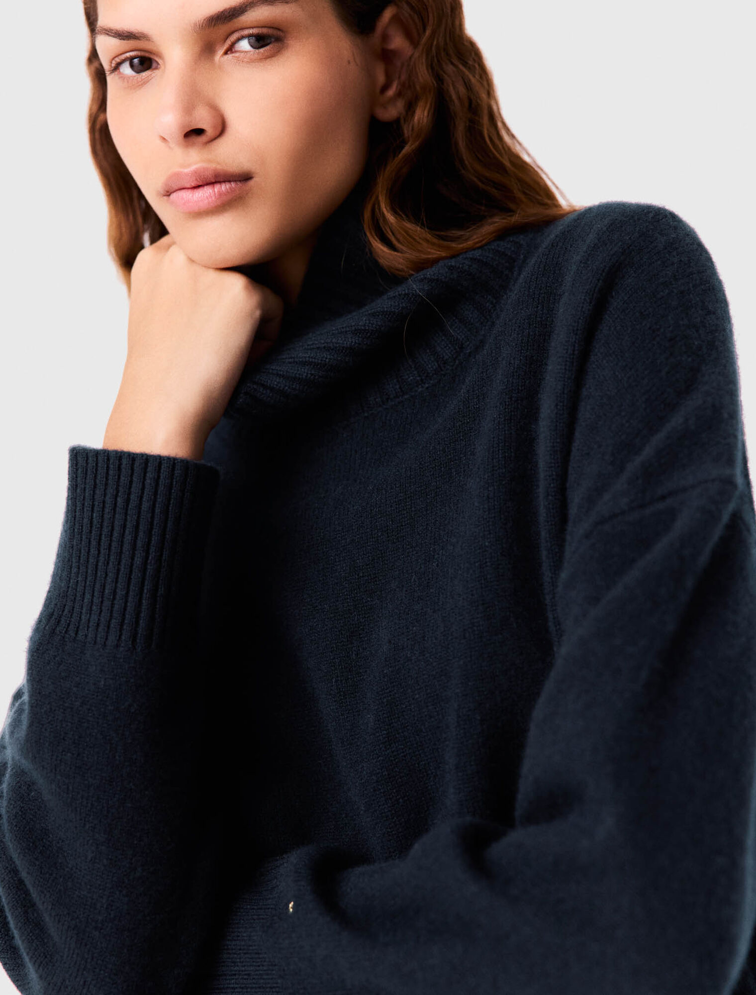 High-neck cashmere jumper