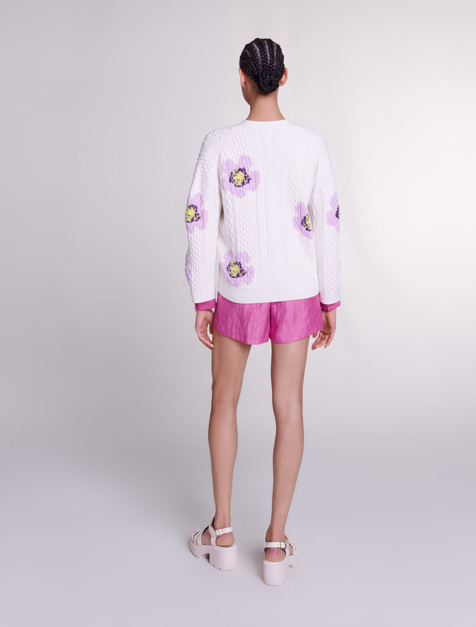 Cardigan en maille orné de fleurs