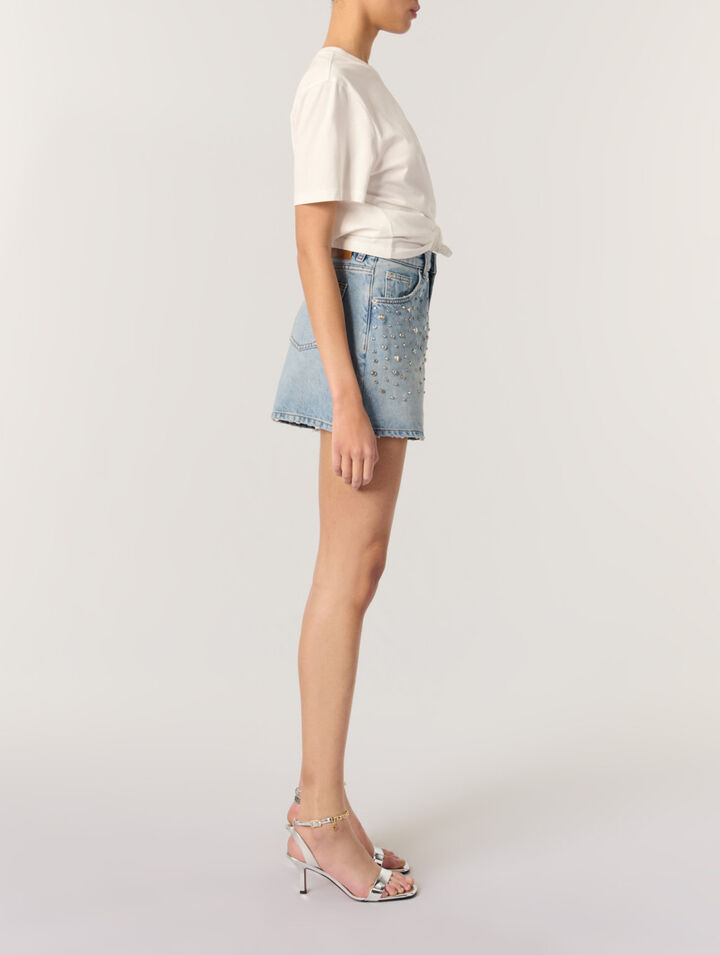 Short en denim &agrave; studs