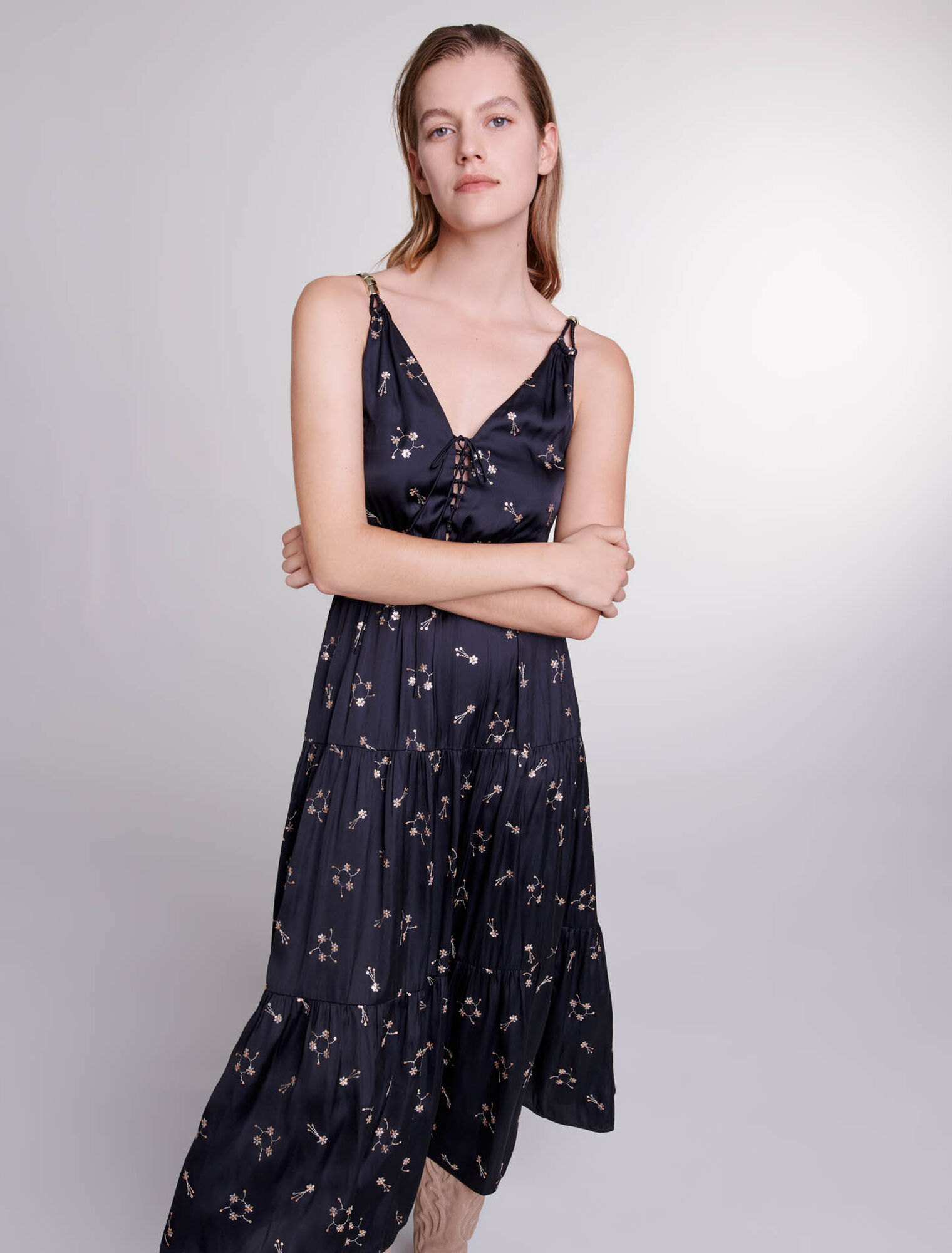 Robe longue brodée à sequins