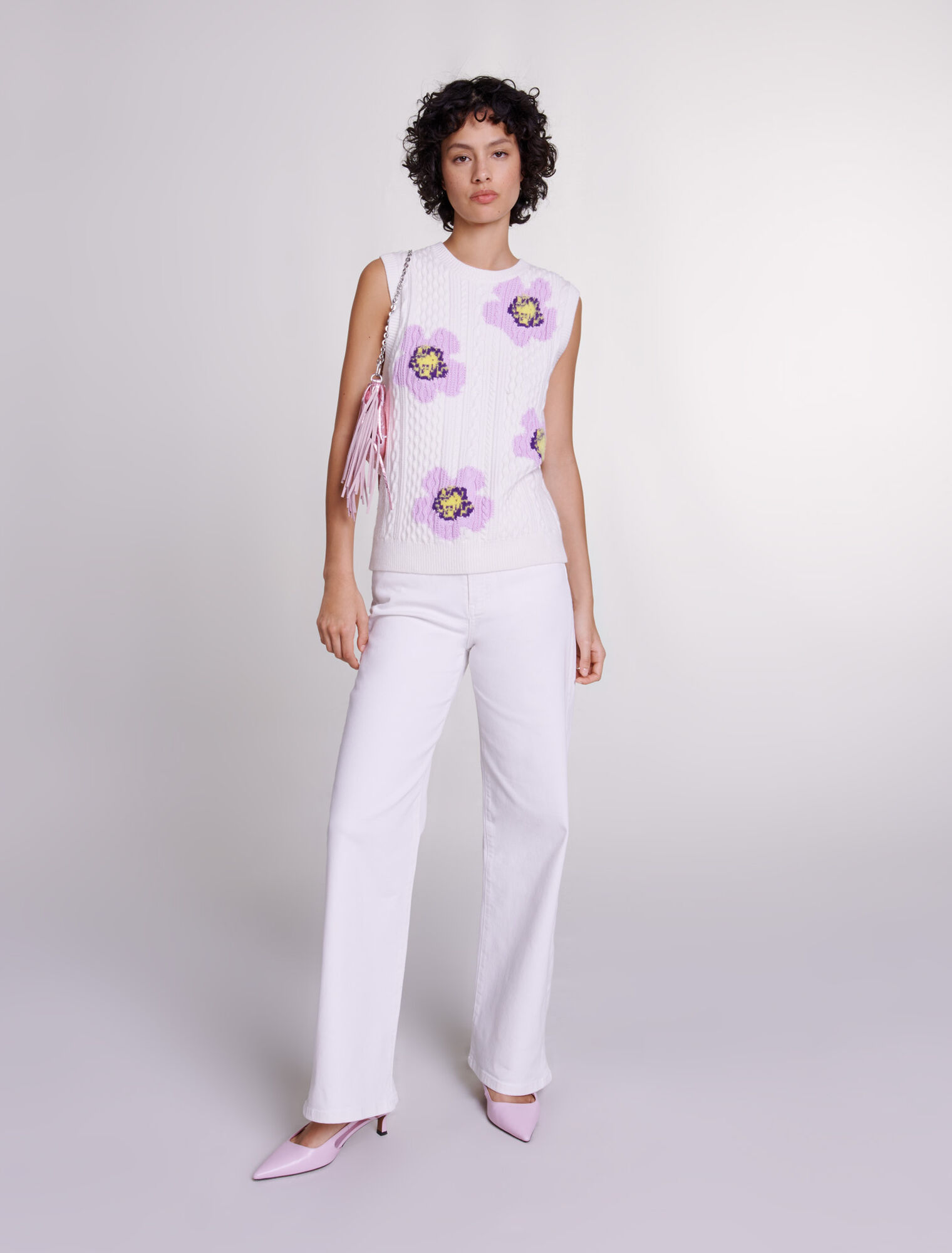Pull sans manches orné de fleurs