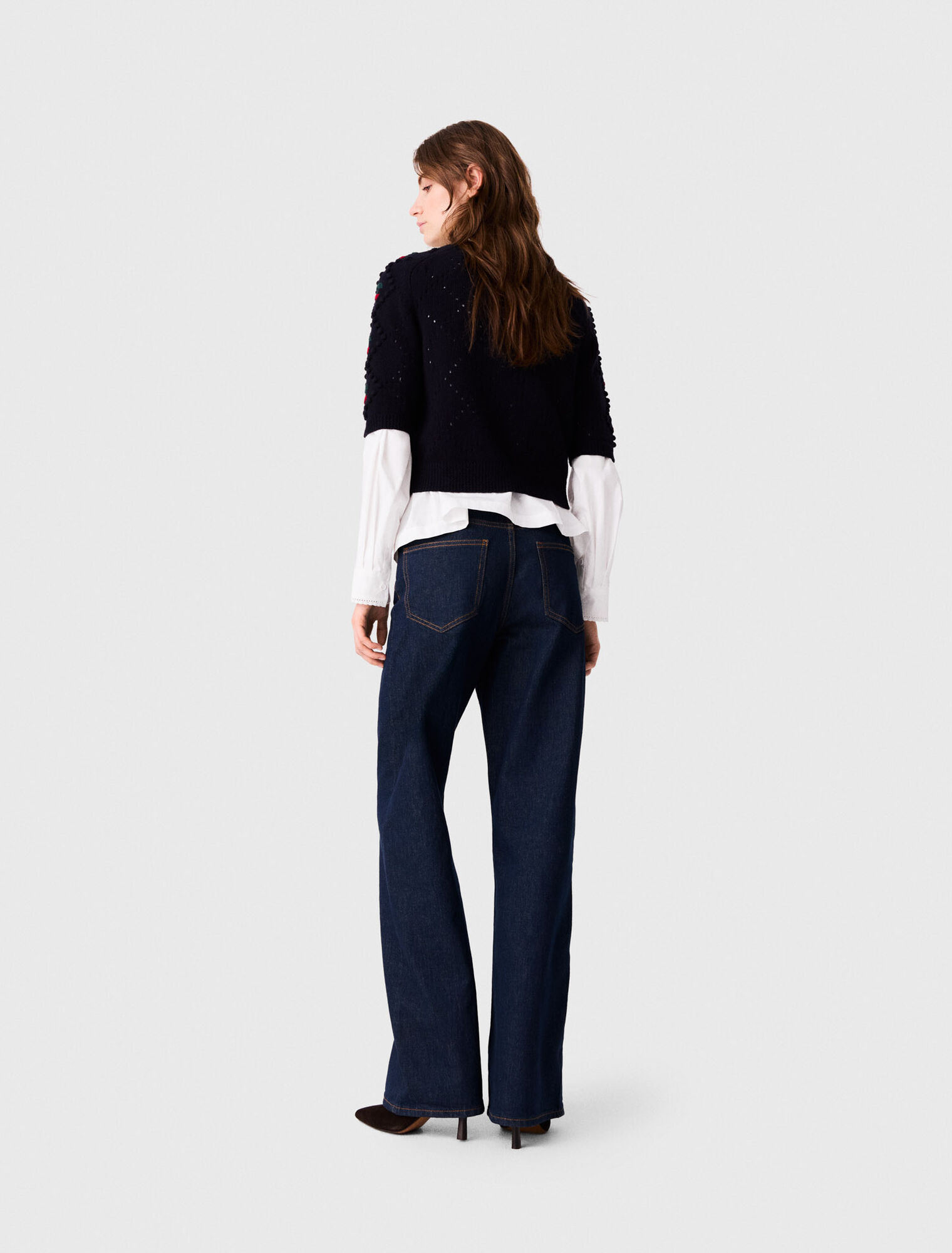 Pull avec cerises brod&eacute;es