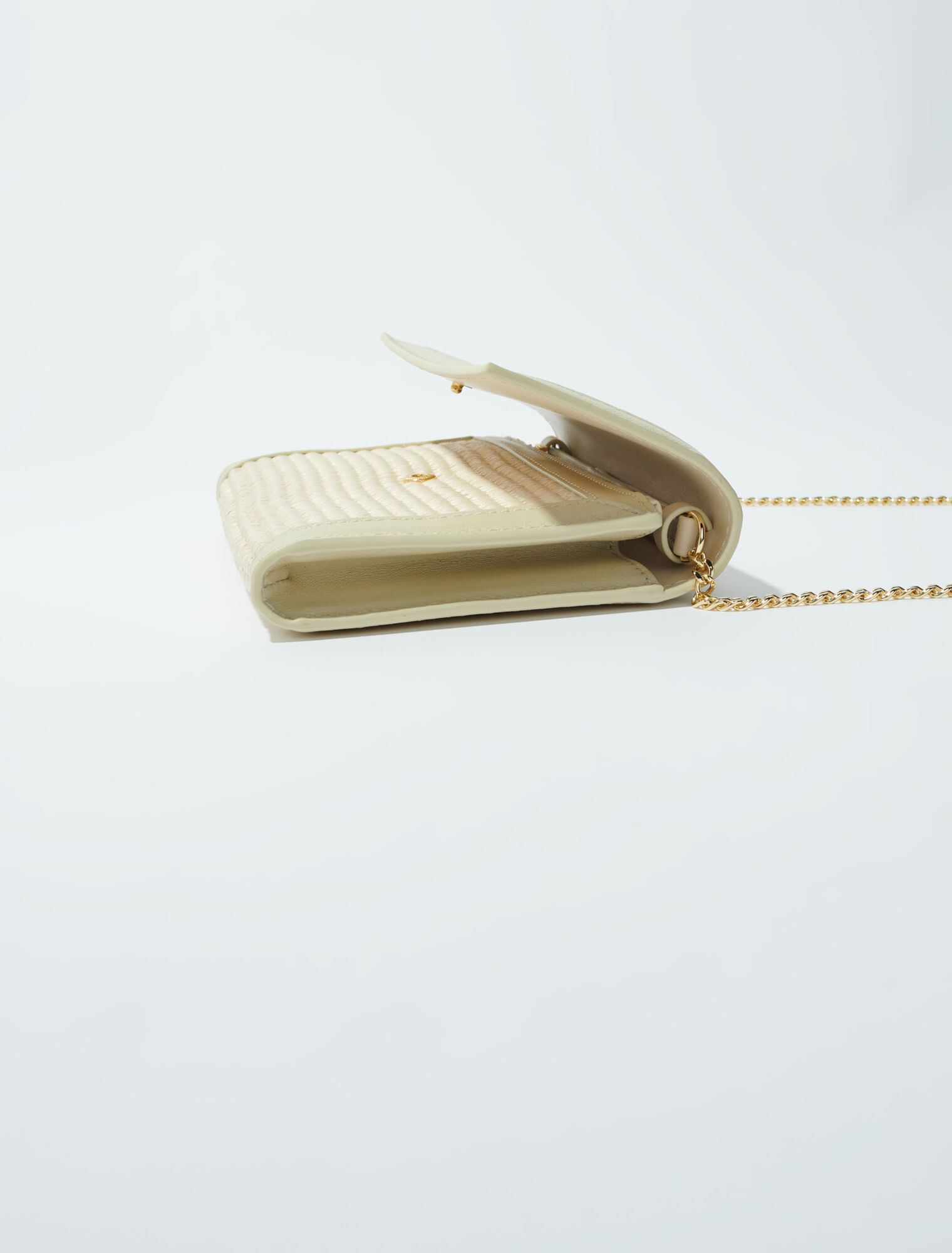 Raffia-effect clutch bag with chain