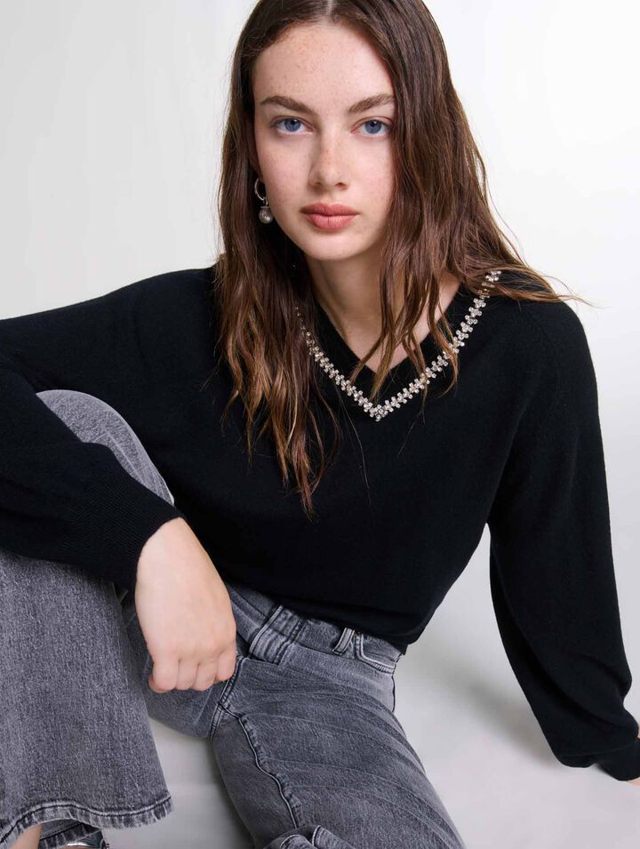 Pull en maille à col strassé