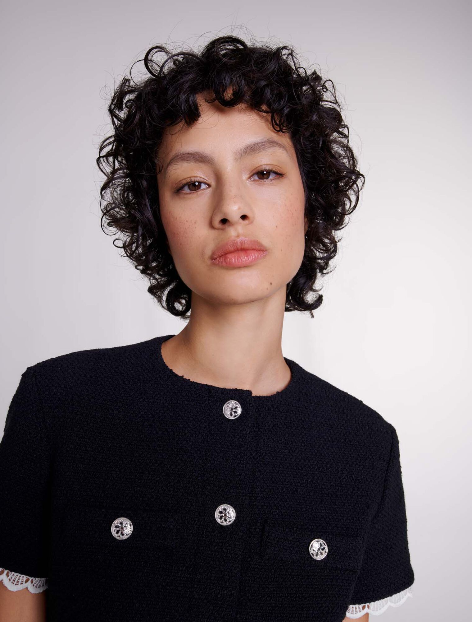Robe courte en tweed à galons
