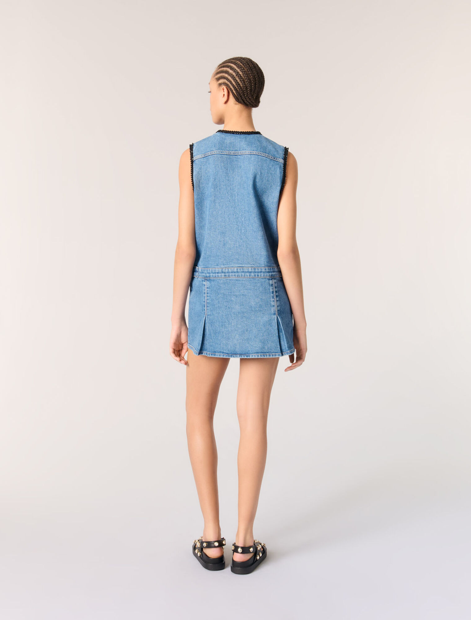 Robe en denim et galons brodés