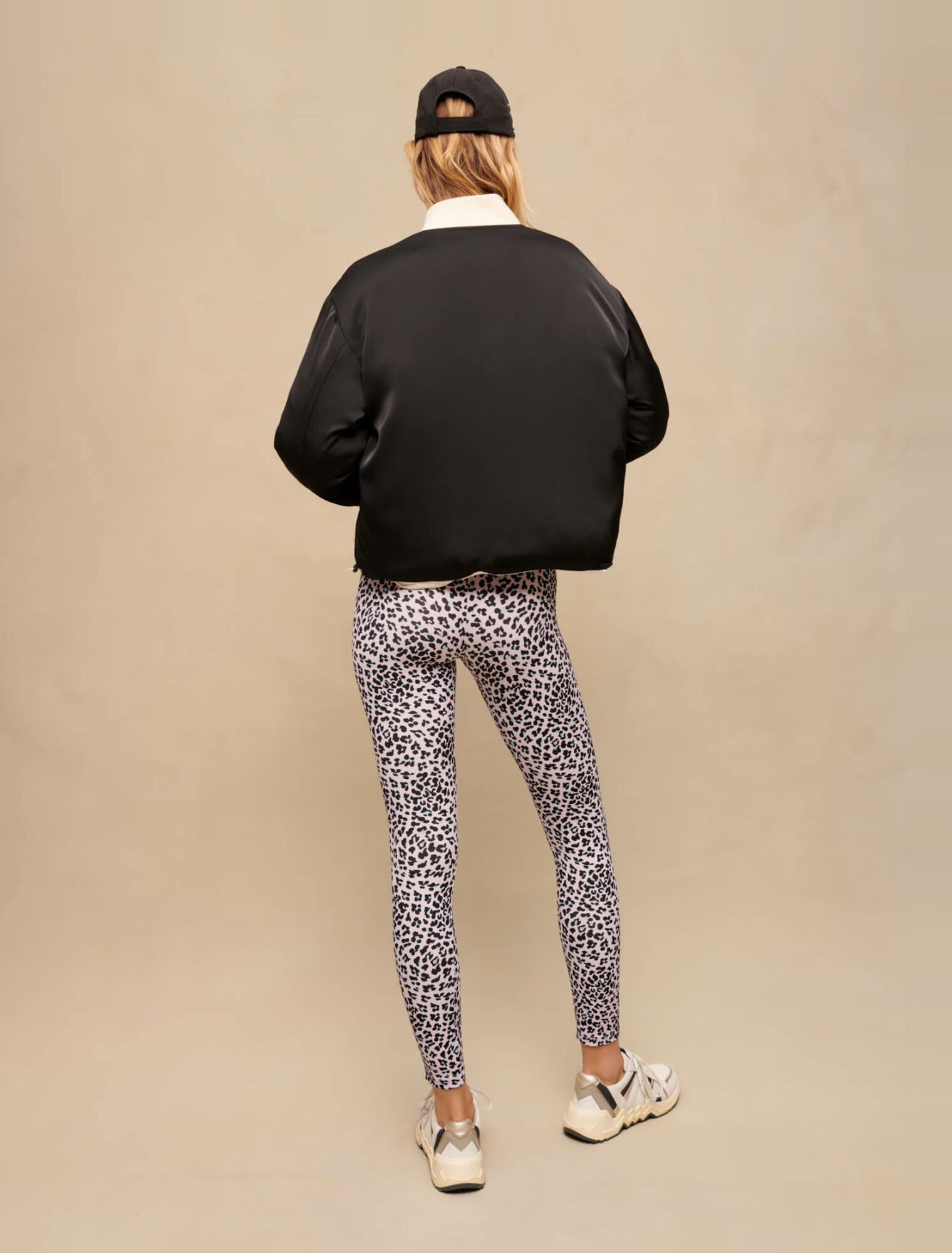 Leopard-print leggings