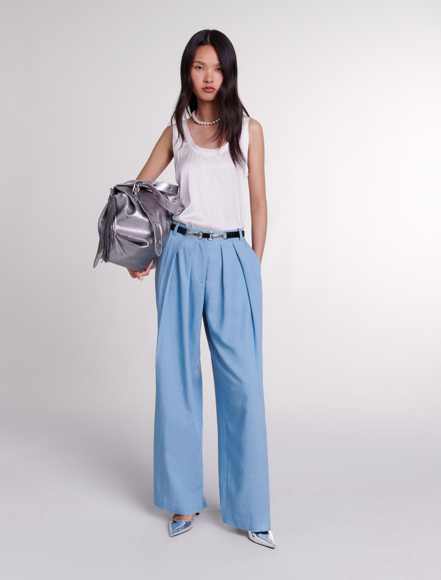 Wide-leg suit trousers with pleats 