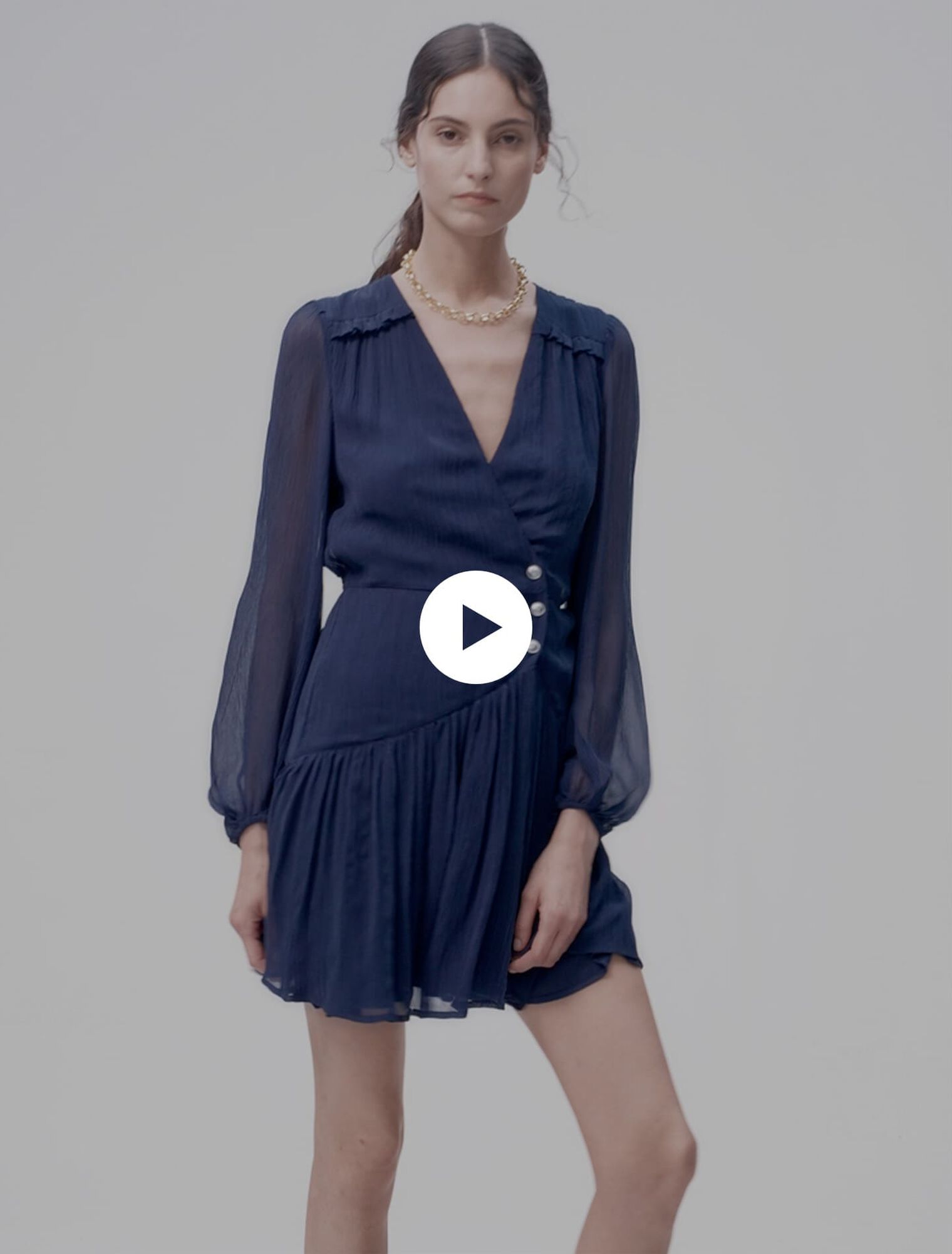 Robe courte volantée