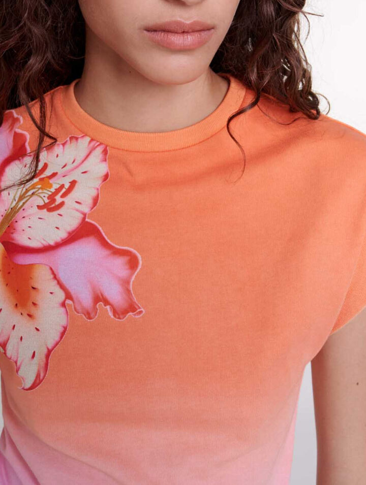 T-shirt with structured shoulders