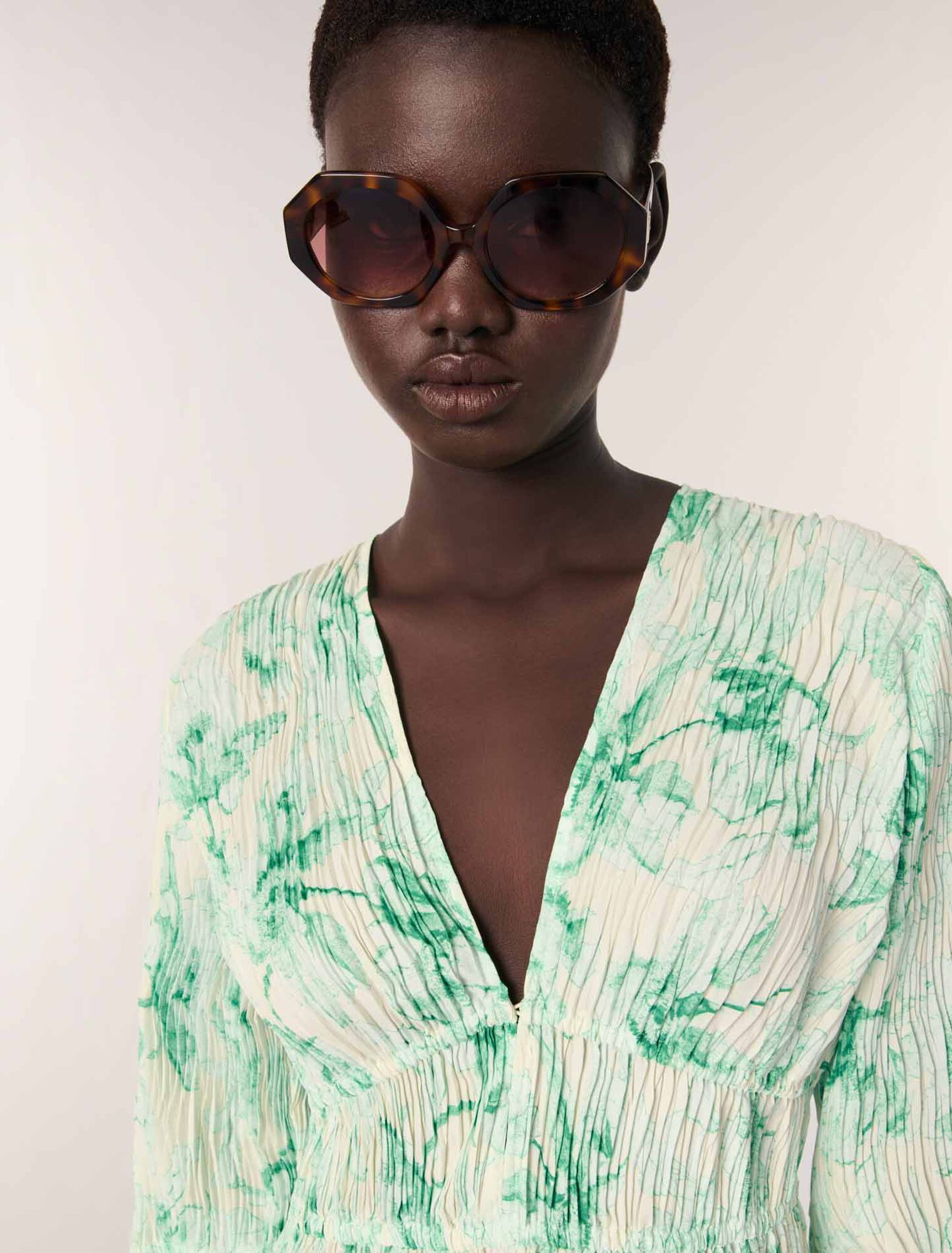 Robe courte plissée imprimée