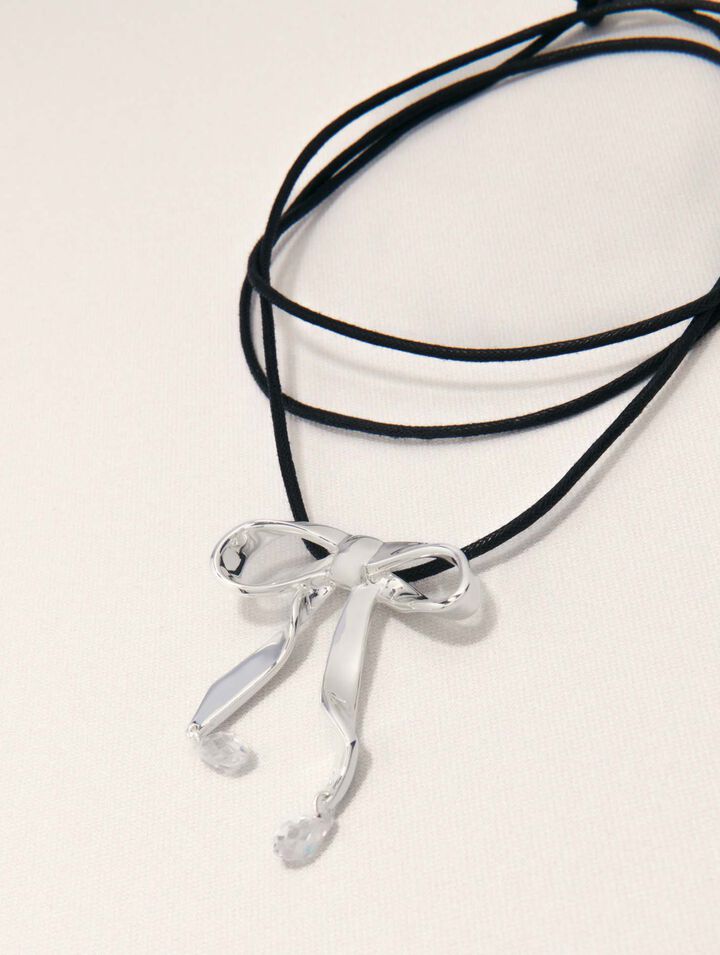 Silver bow necklace