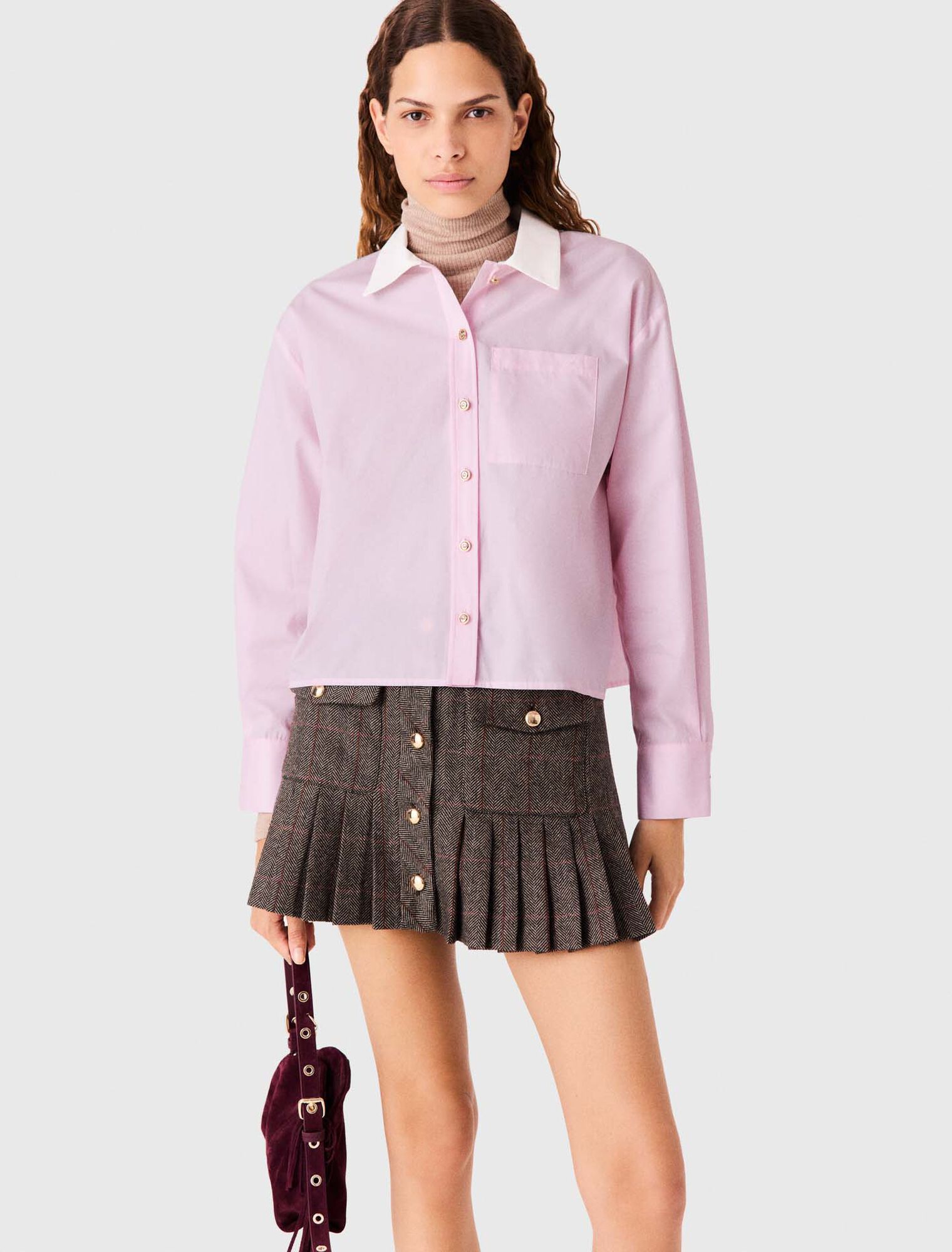 Chemise courte et col contrast&eacute;