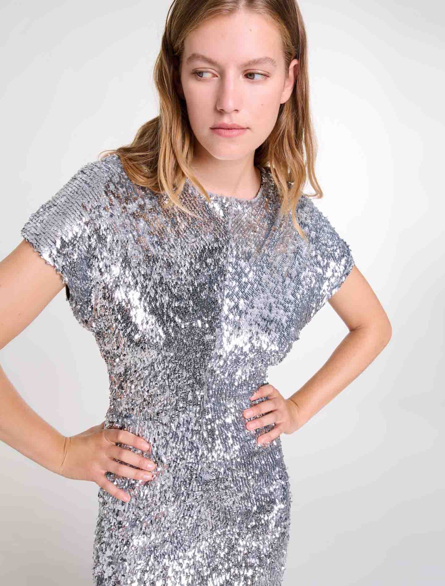 Robe longue en sequins