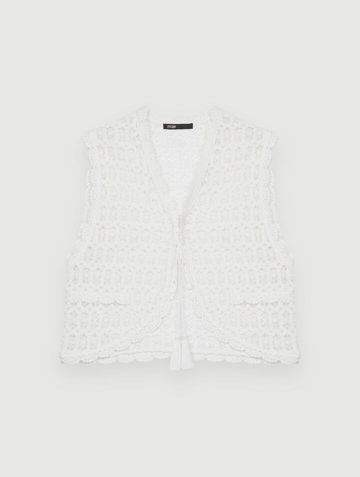 Small sleeveless jacket in guipure