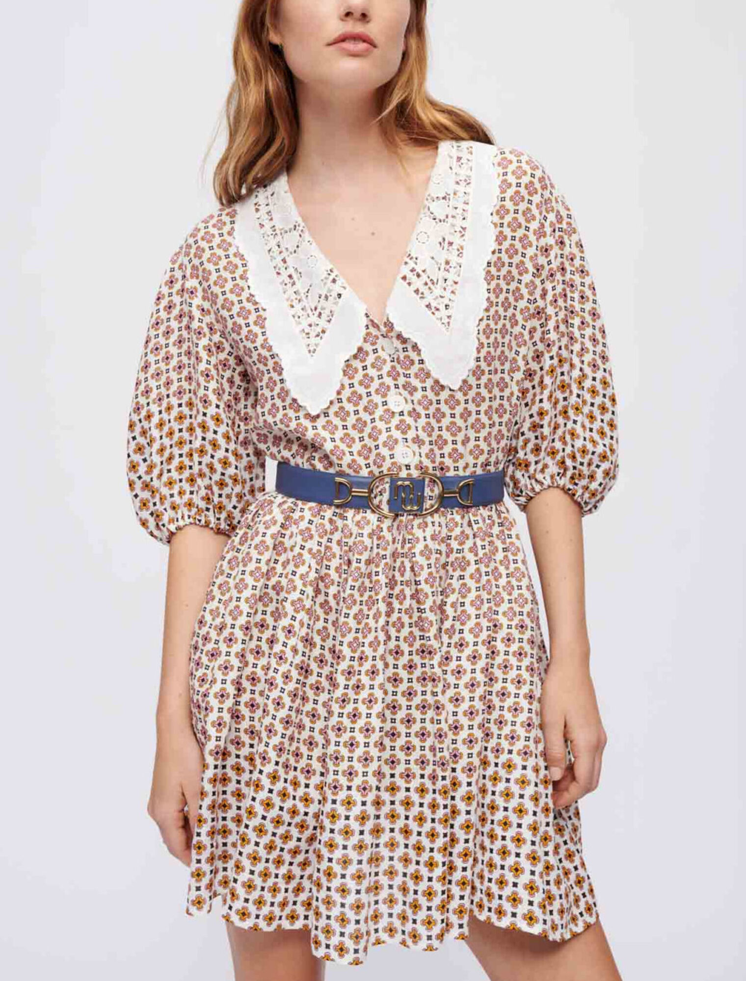 Robe en lin imprimé avec un col brodé