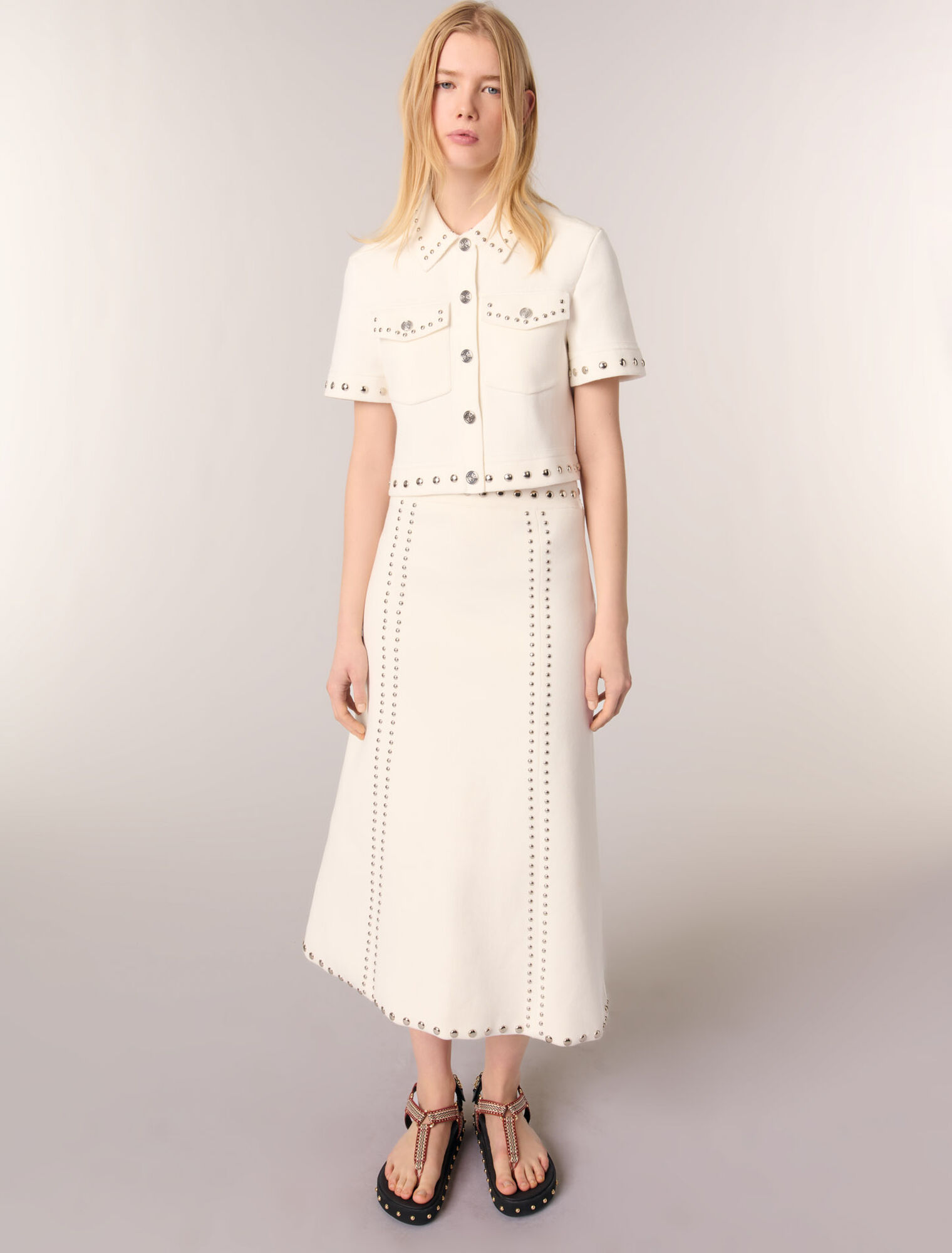 Jupe midi en maille à studs