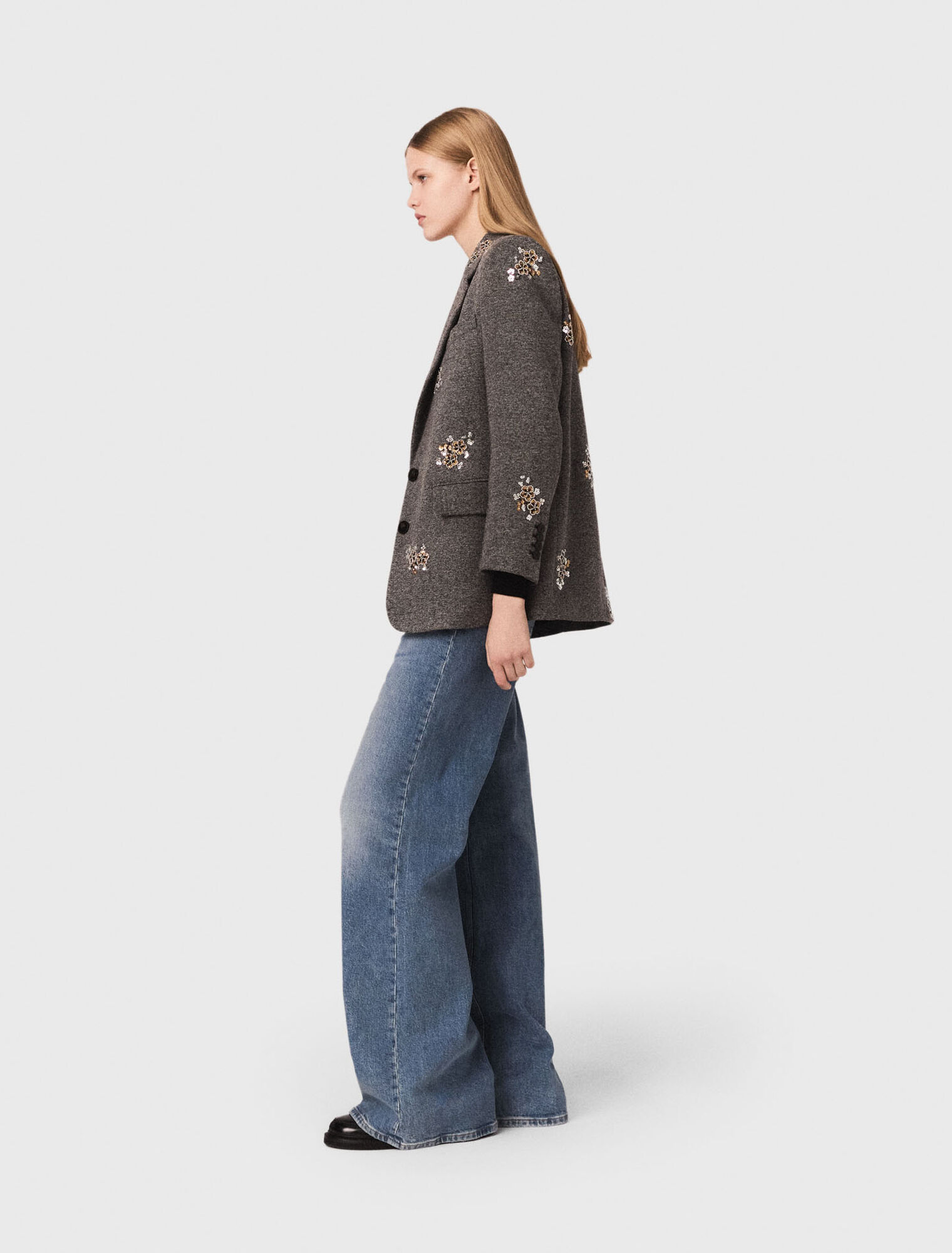 Veste en laine avec fleurs brodées
