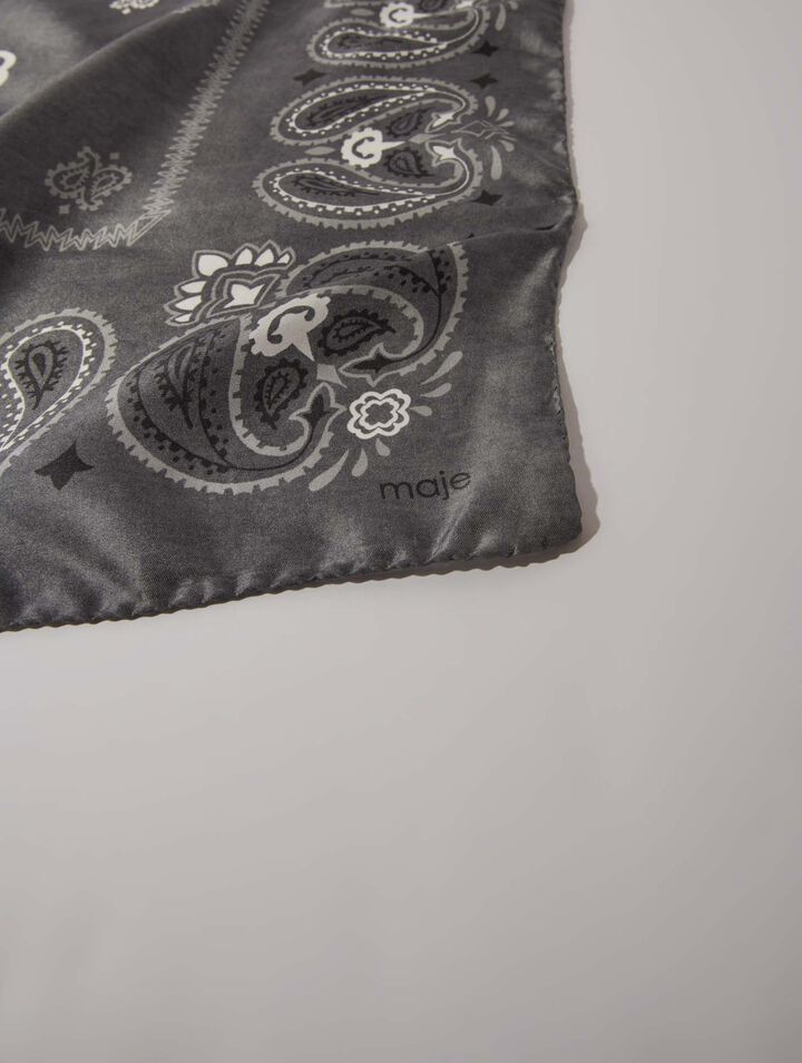 Bandana en soie imprimé paisley