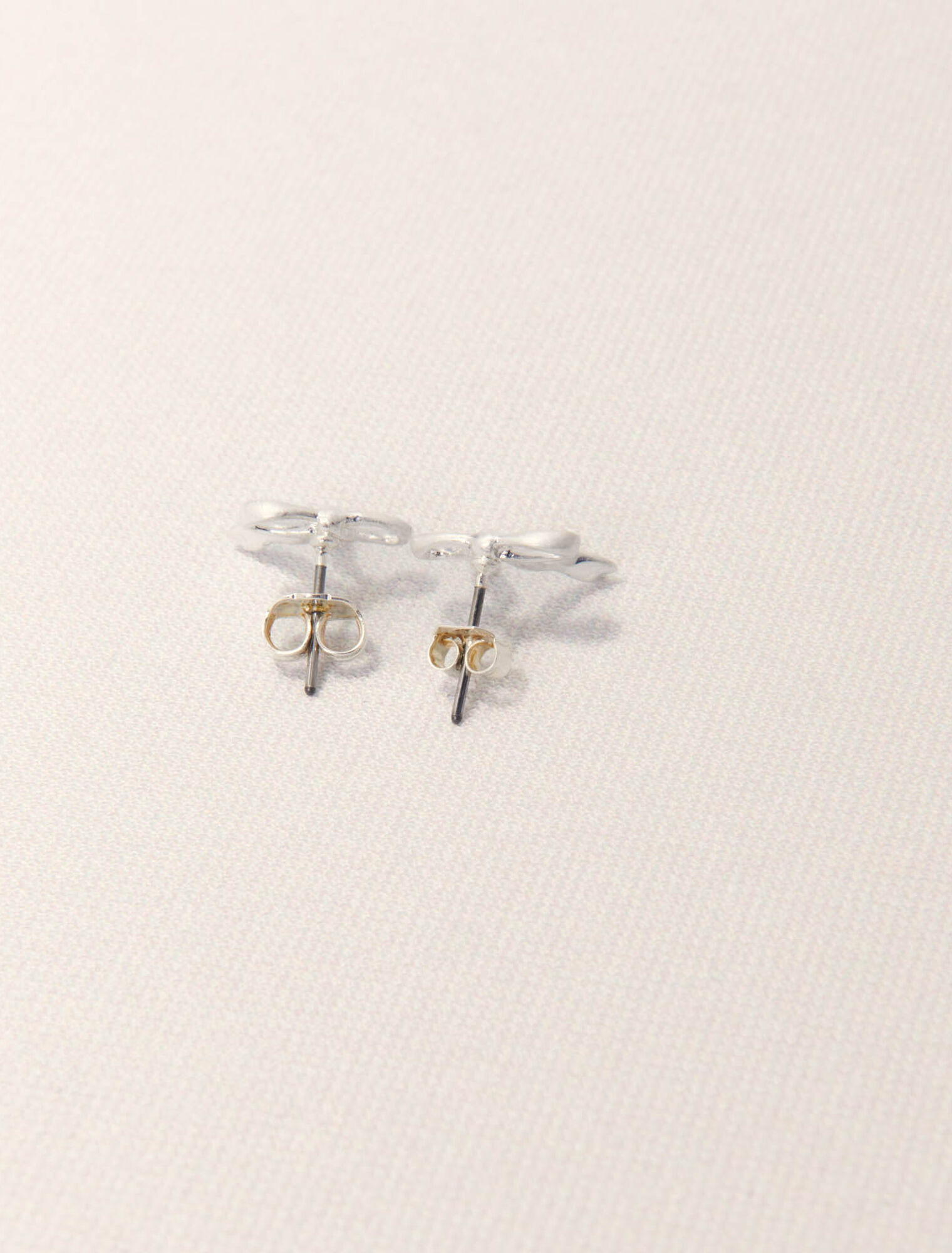 Petites boucles d'oreilles nœud