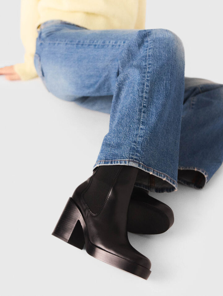 Heeled leather Chelsea boots