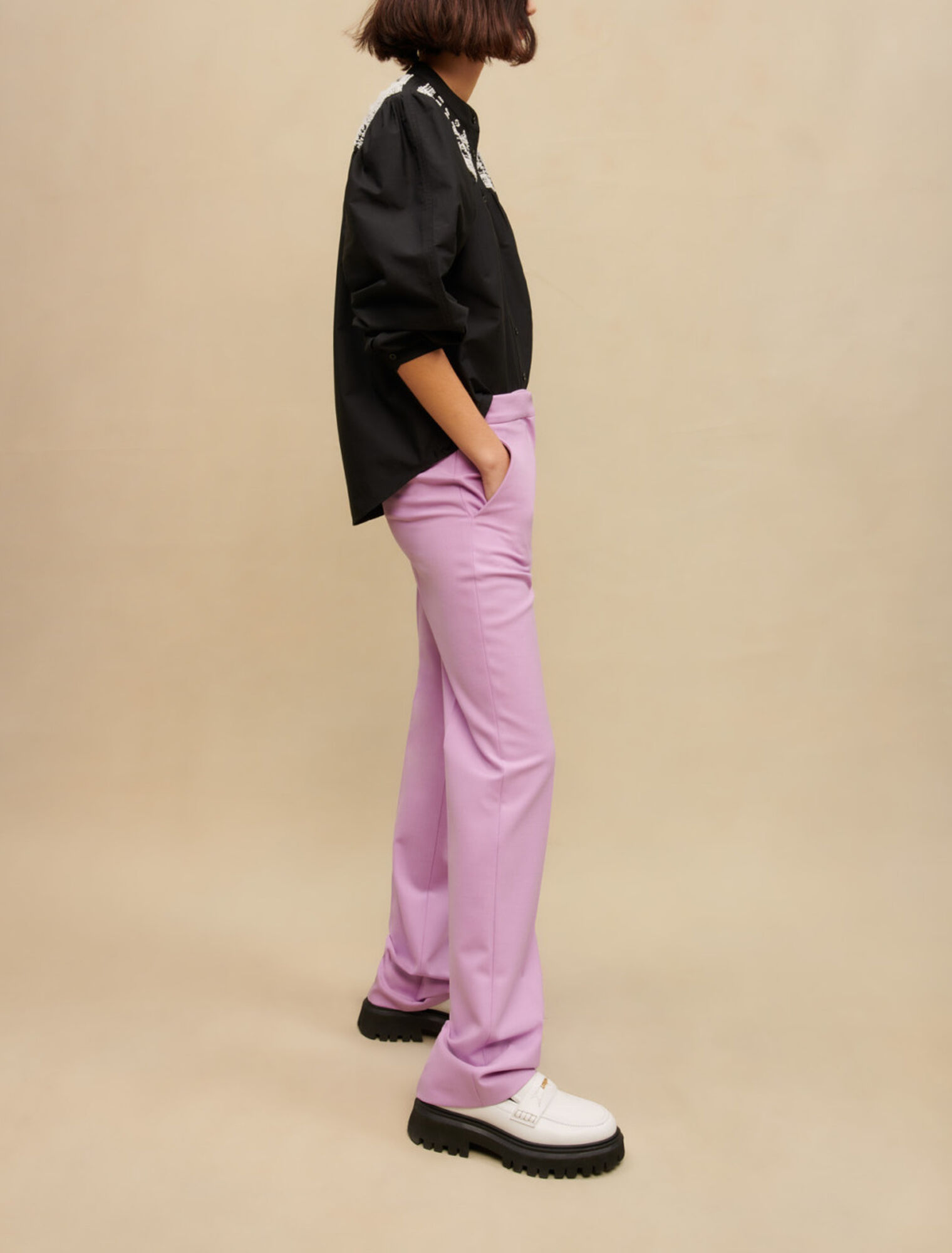 Chemise à détails brodés