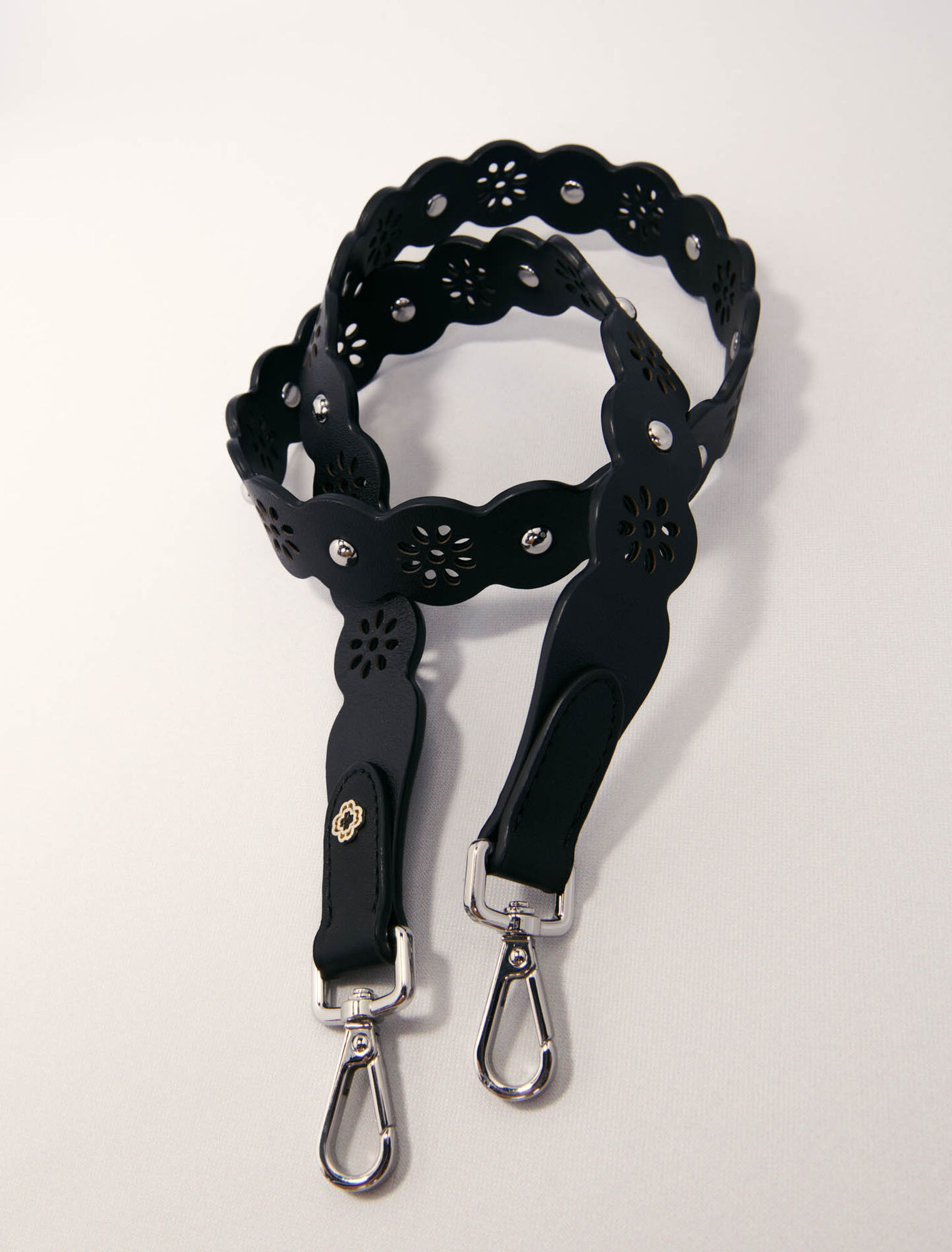 Strap façon fleur perforé
