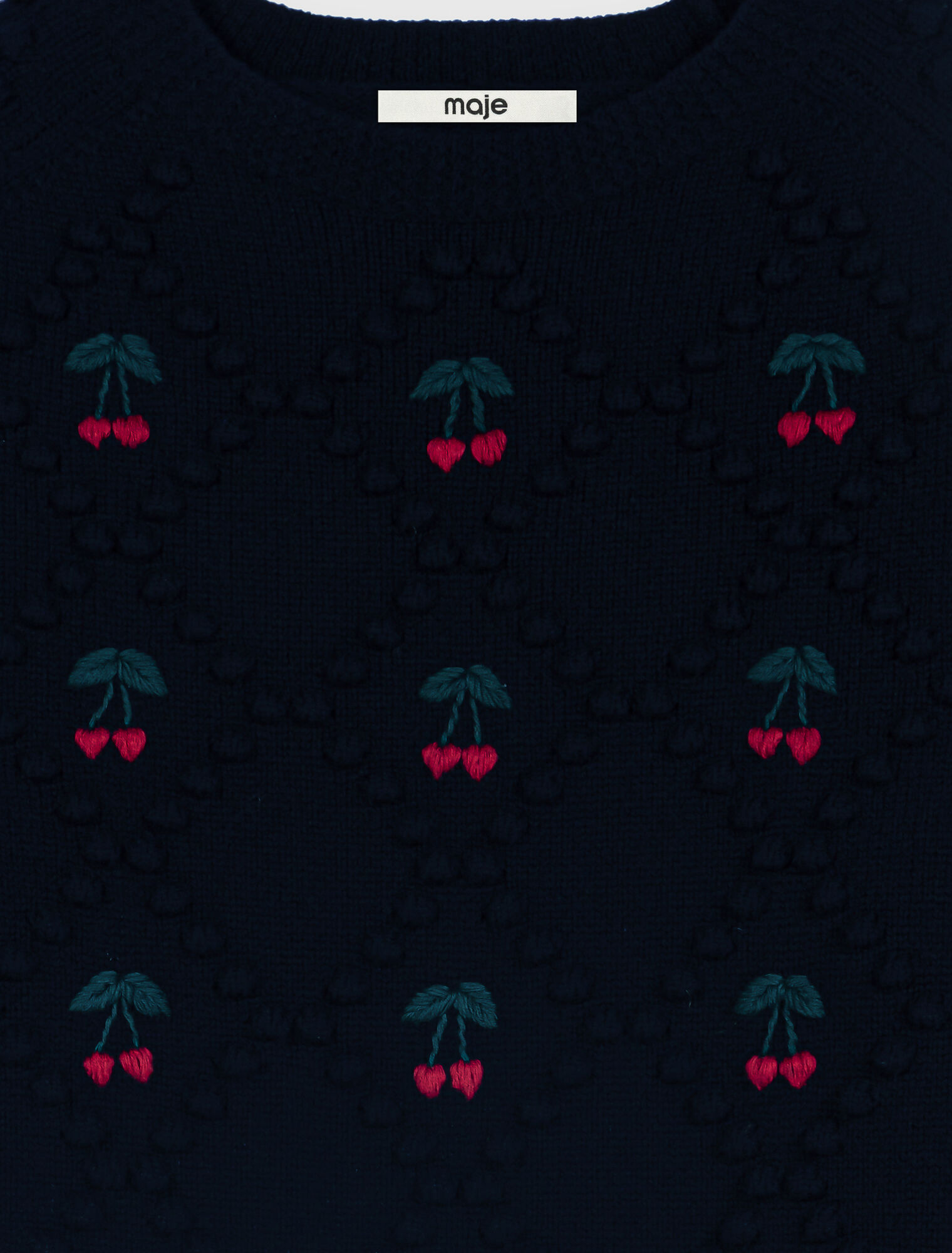 Pull avec cerises brod&eacute;es