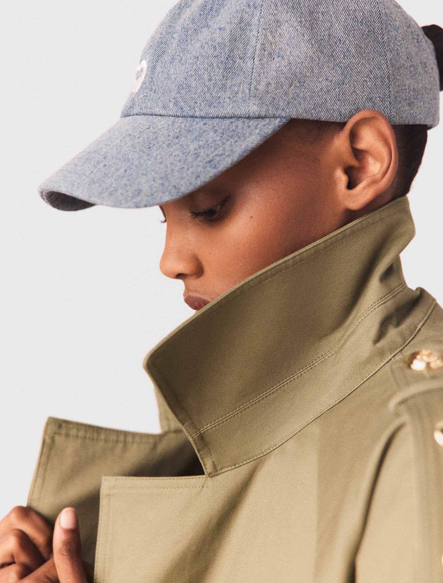 Removable collar stud trench coat