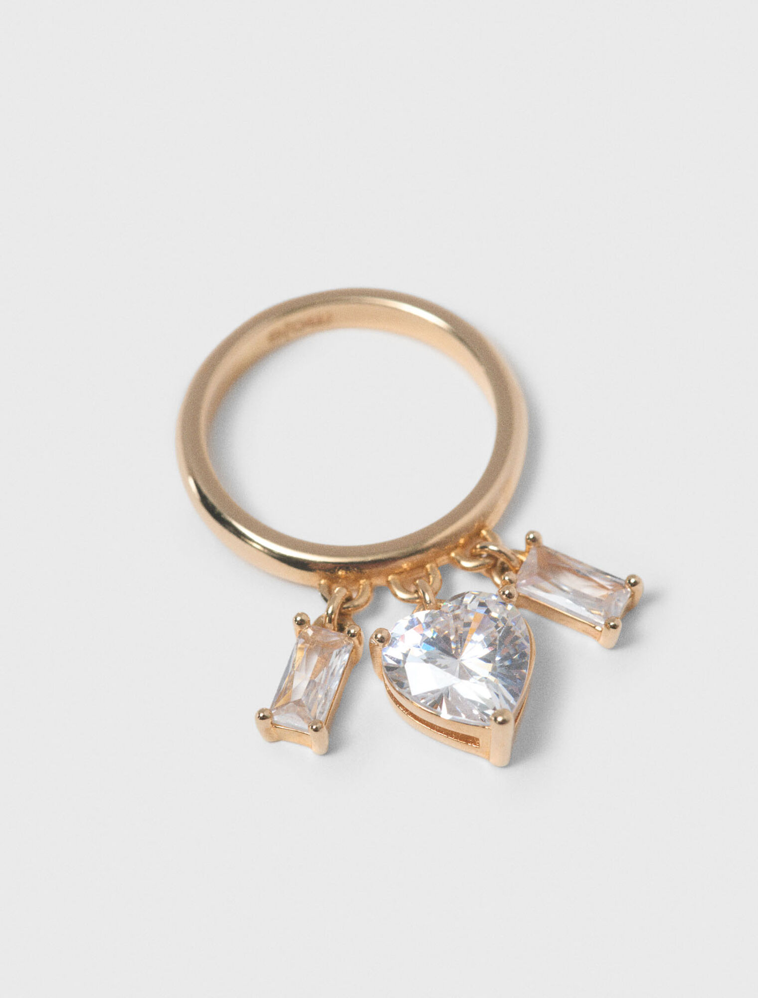 Bague dor&eacute;e &agrave; bijoux strass&eacute;s