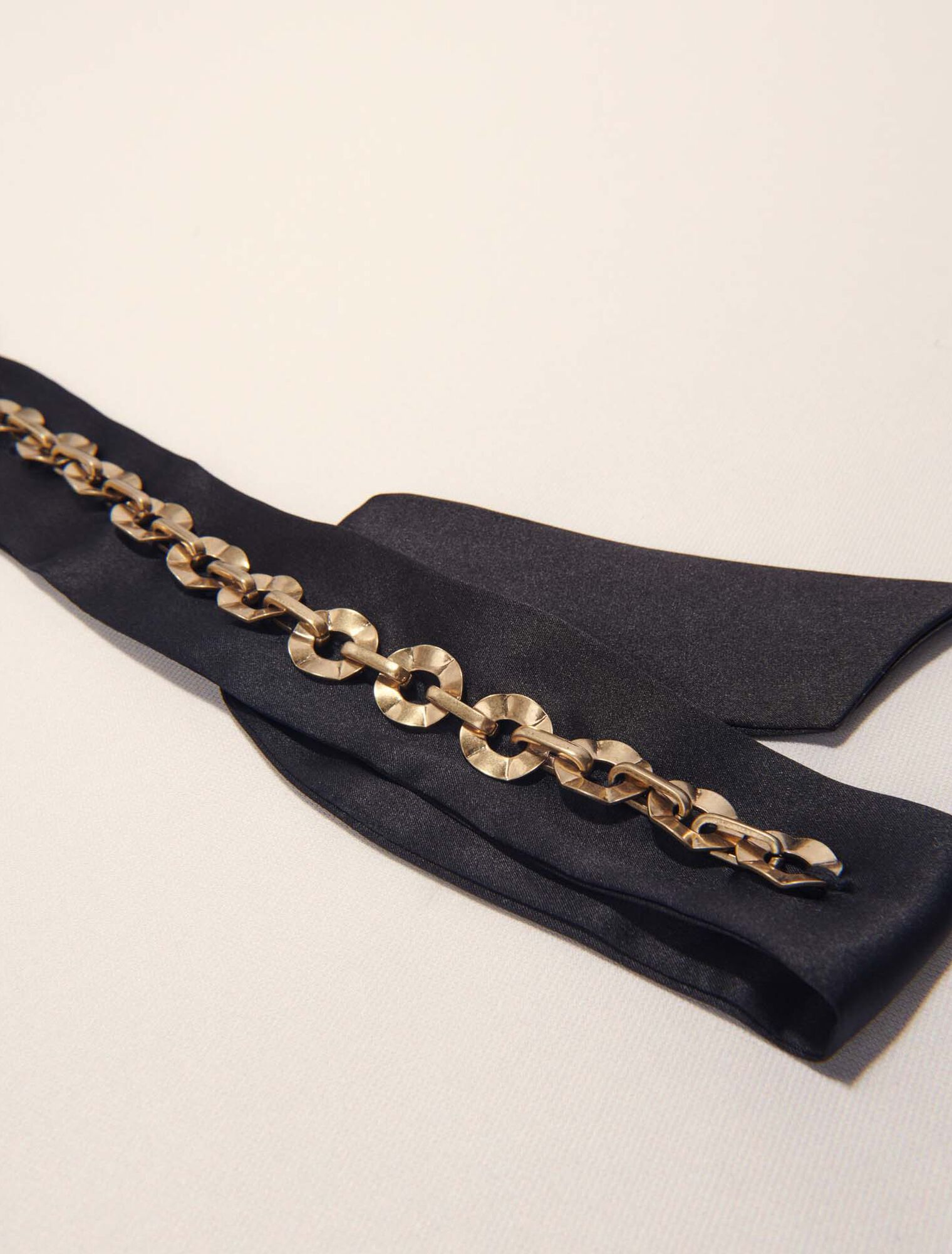 Twill with chain