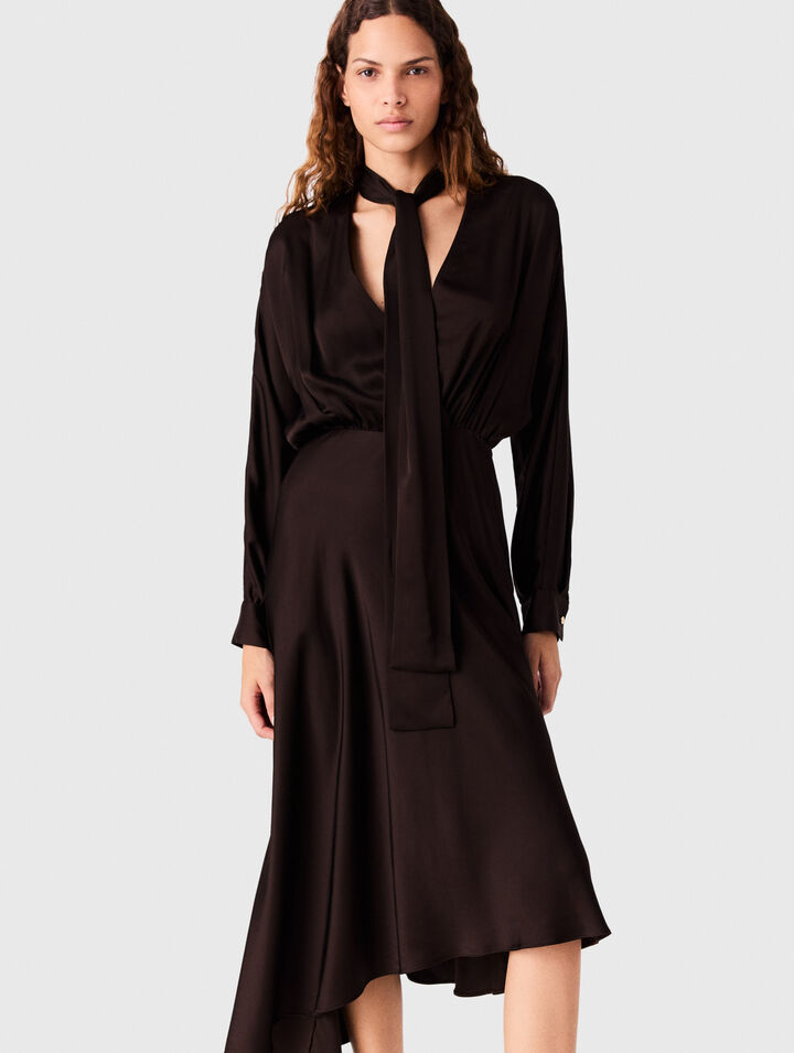 Robe midi asym&eacute;trique en satin