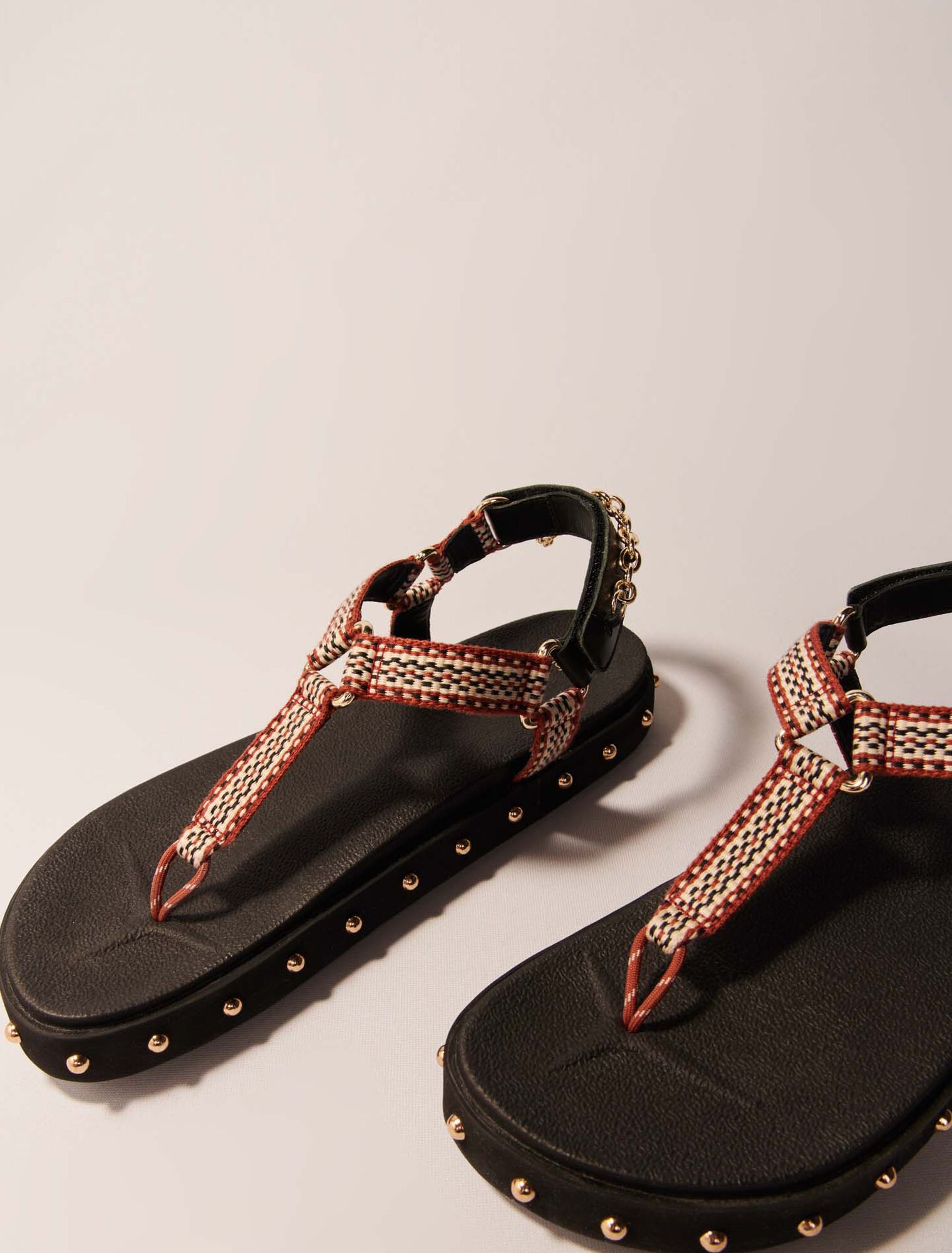 Flat rope and leather sandals