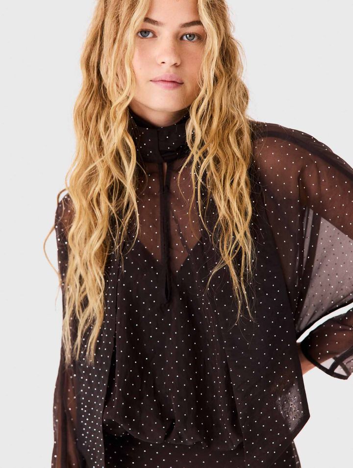 Robe courte strass&eacute;e &agrave; lavalli&egrave;re
