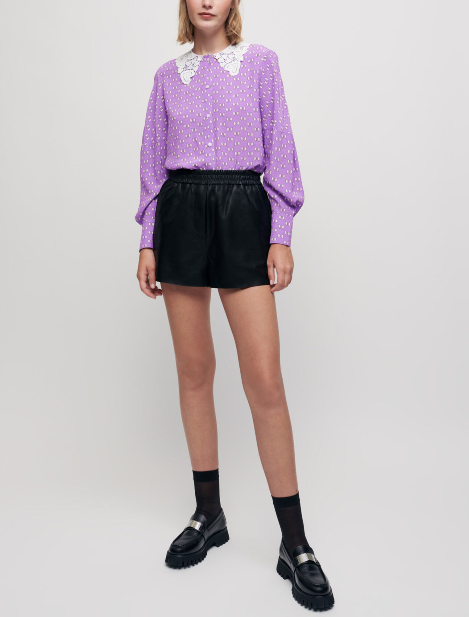 Bow print shirt with guipure collar