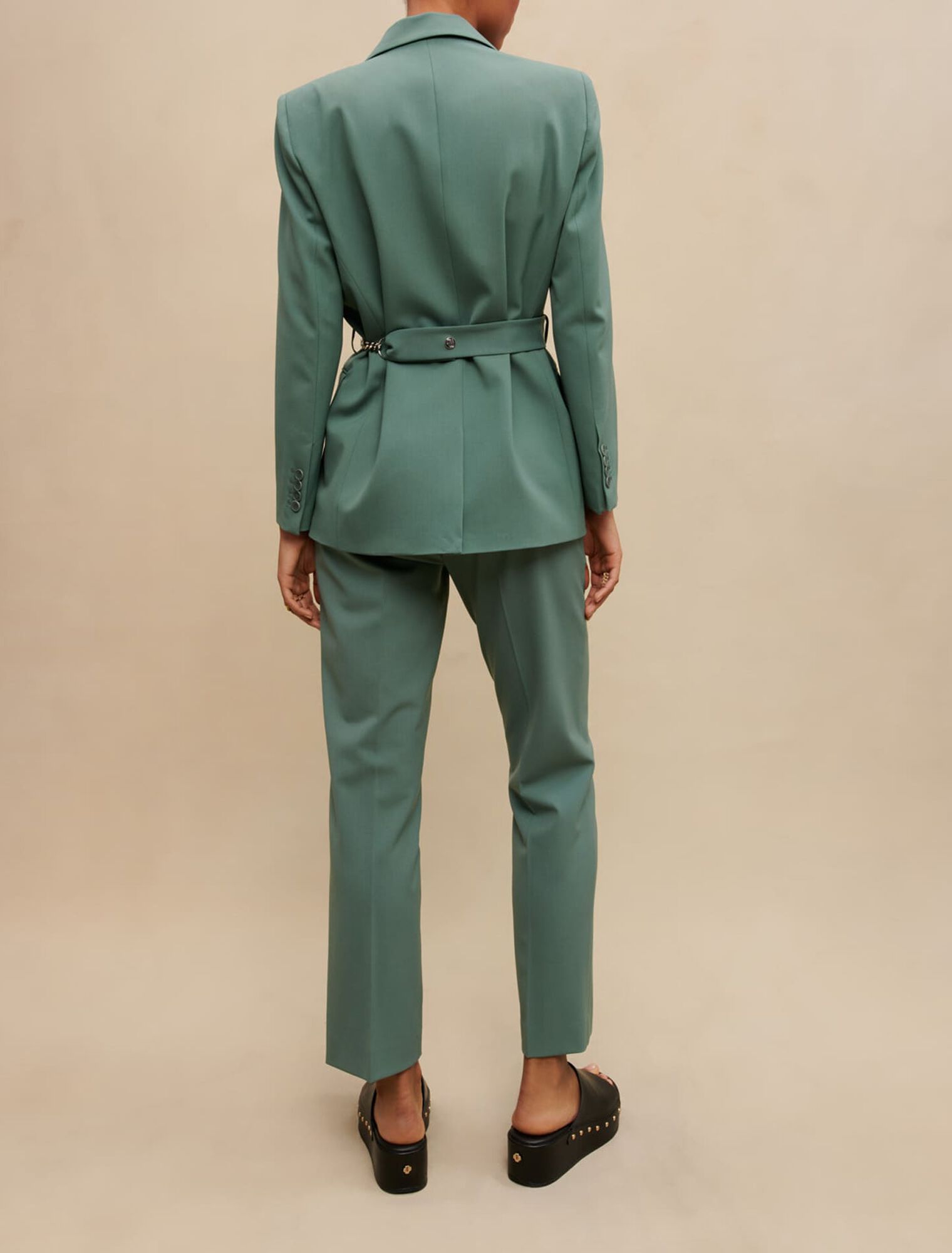 Veste tailleur à ceinture chaîne