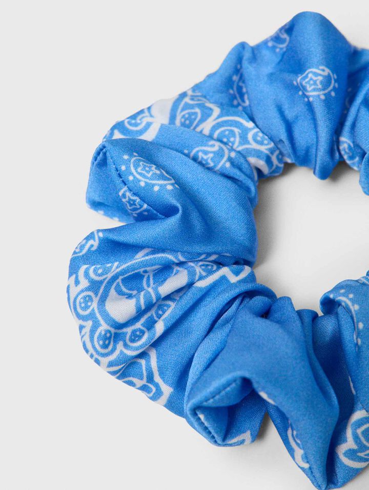 Printed fabric scrunchie