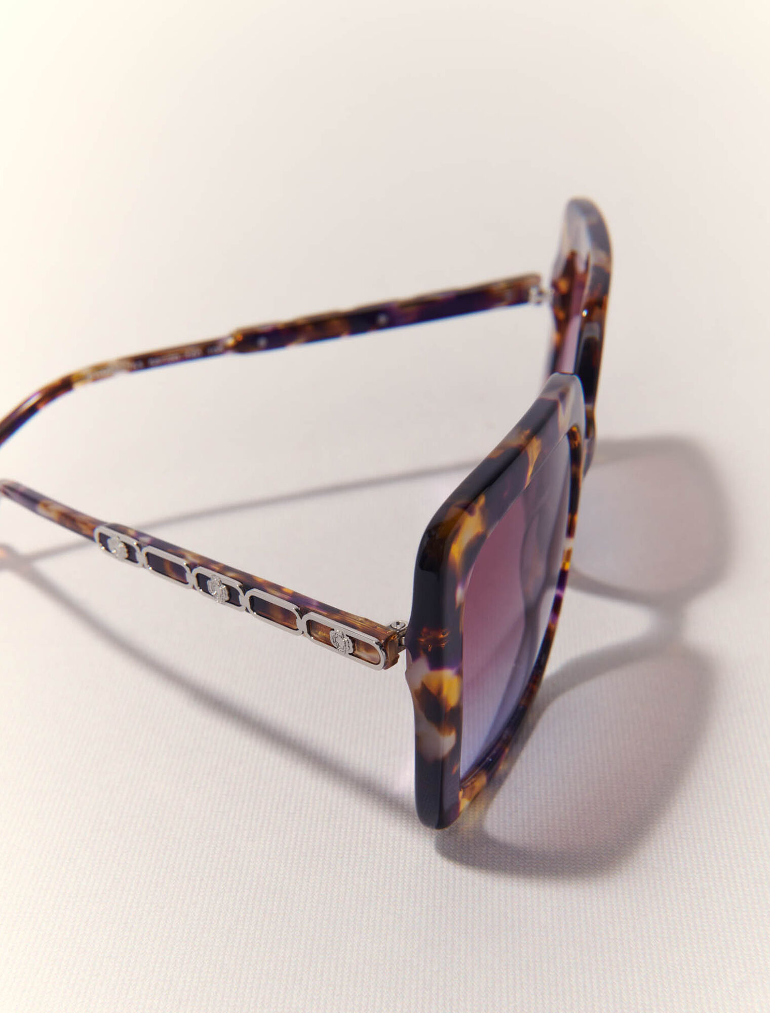 Rectangular acetate glasses