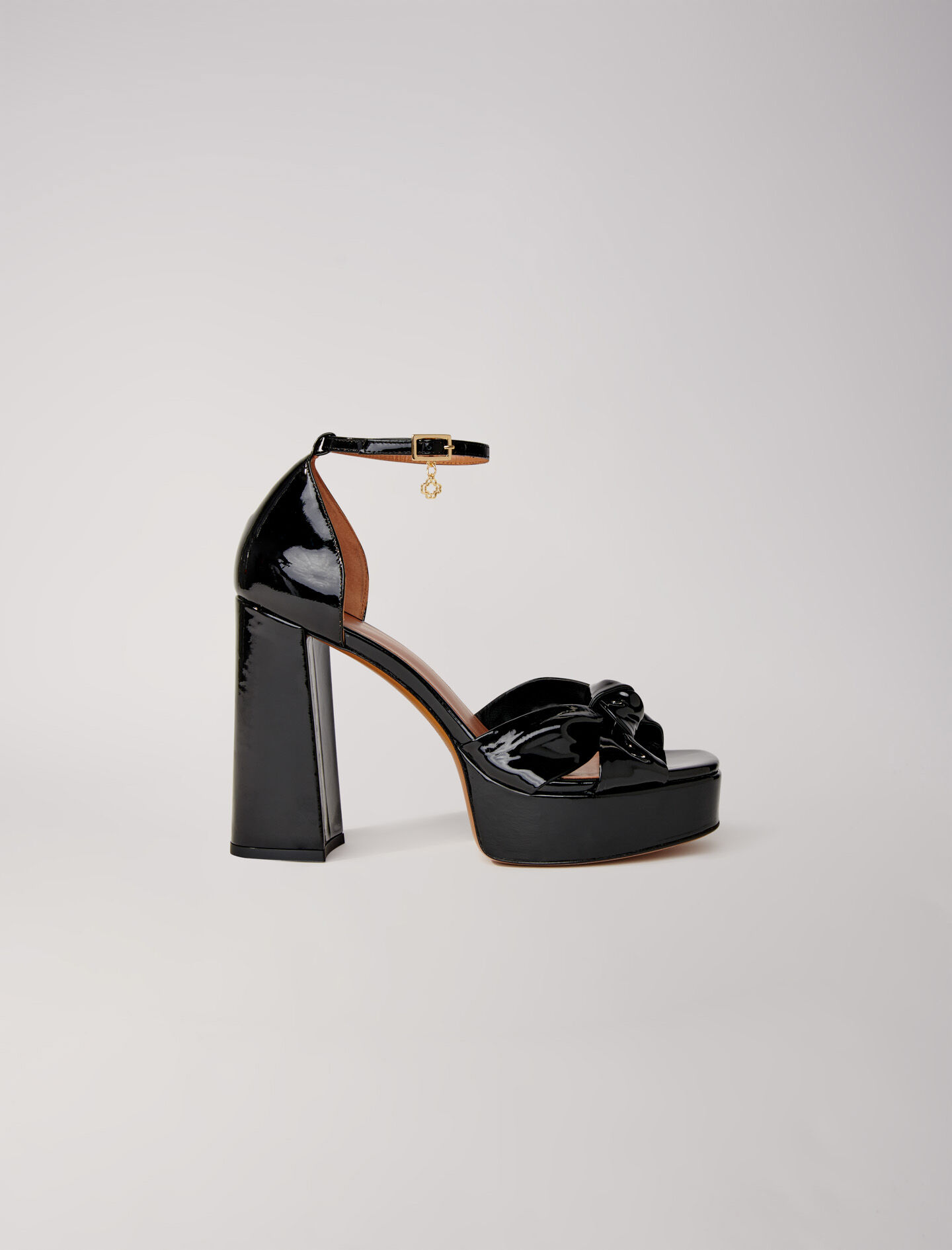 Sandales en cuir a plateforme