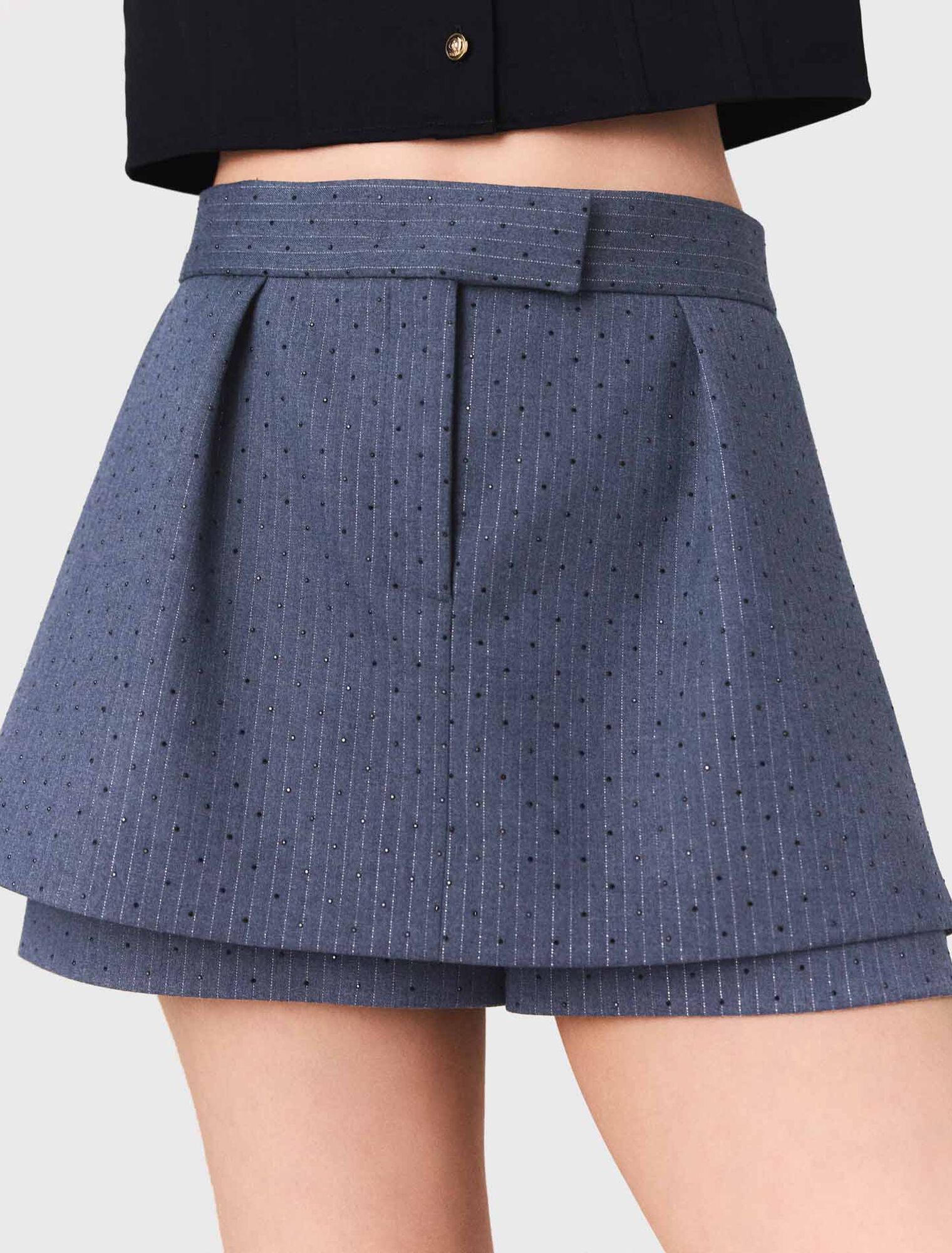 Short strassé