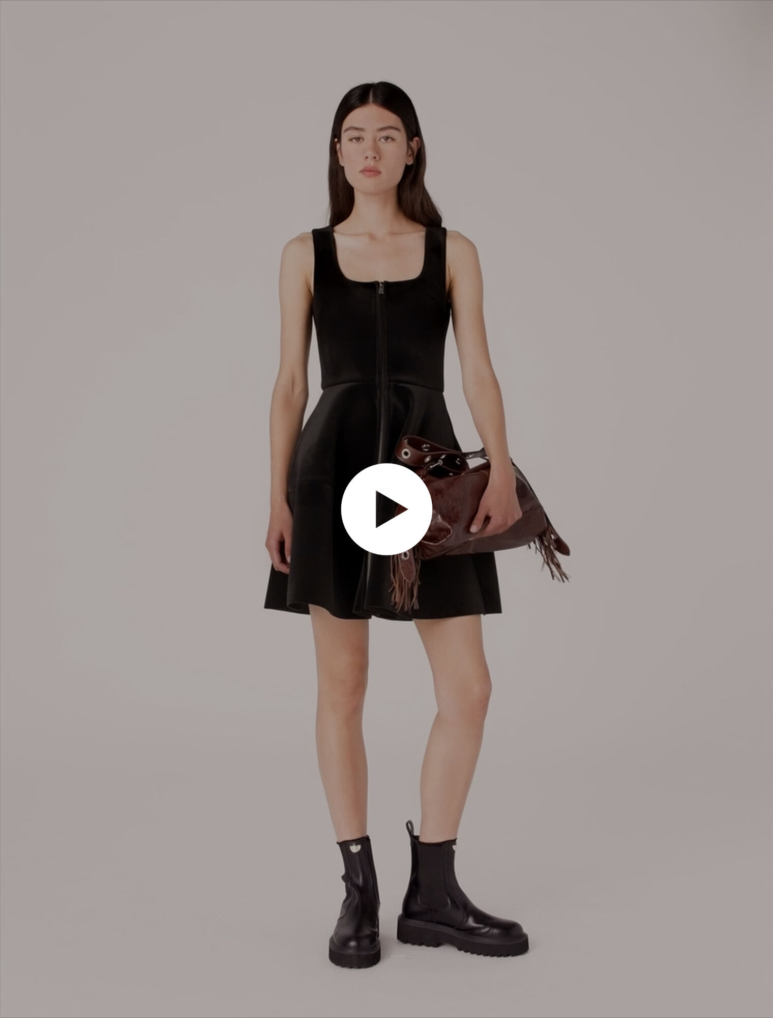 Robe courte patineuse en velours