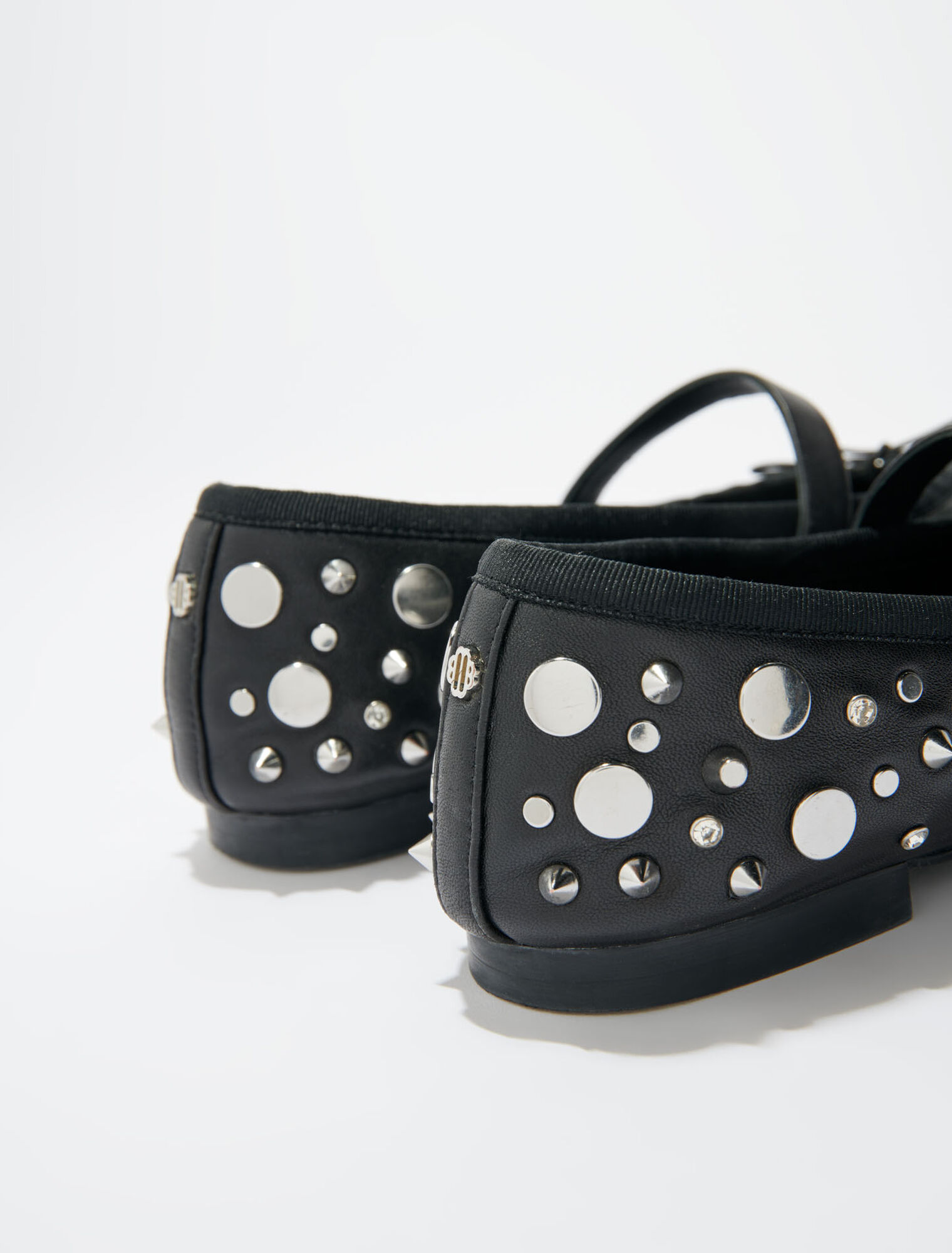 Ballerines à studs argentés
