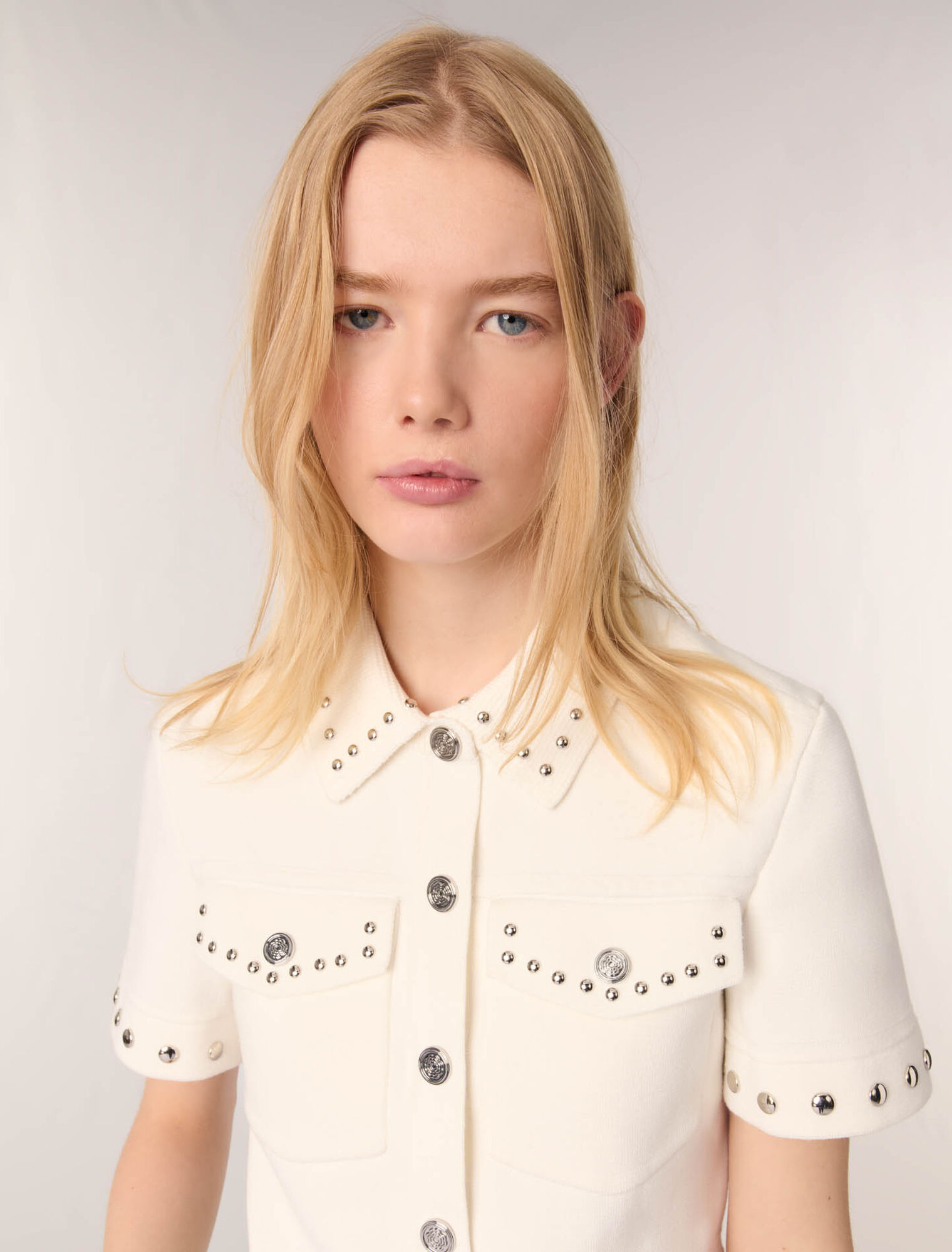 Cardigan court à studs